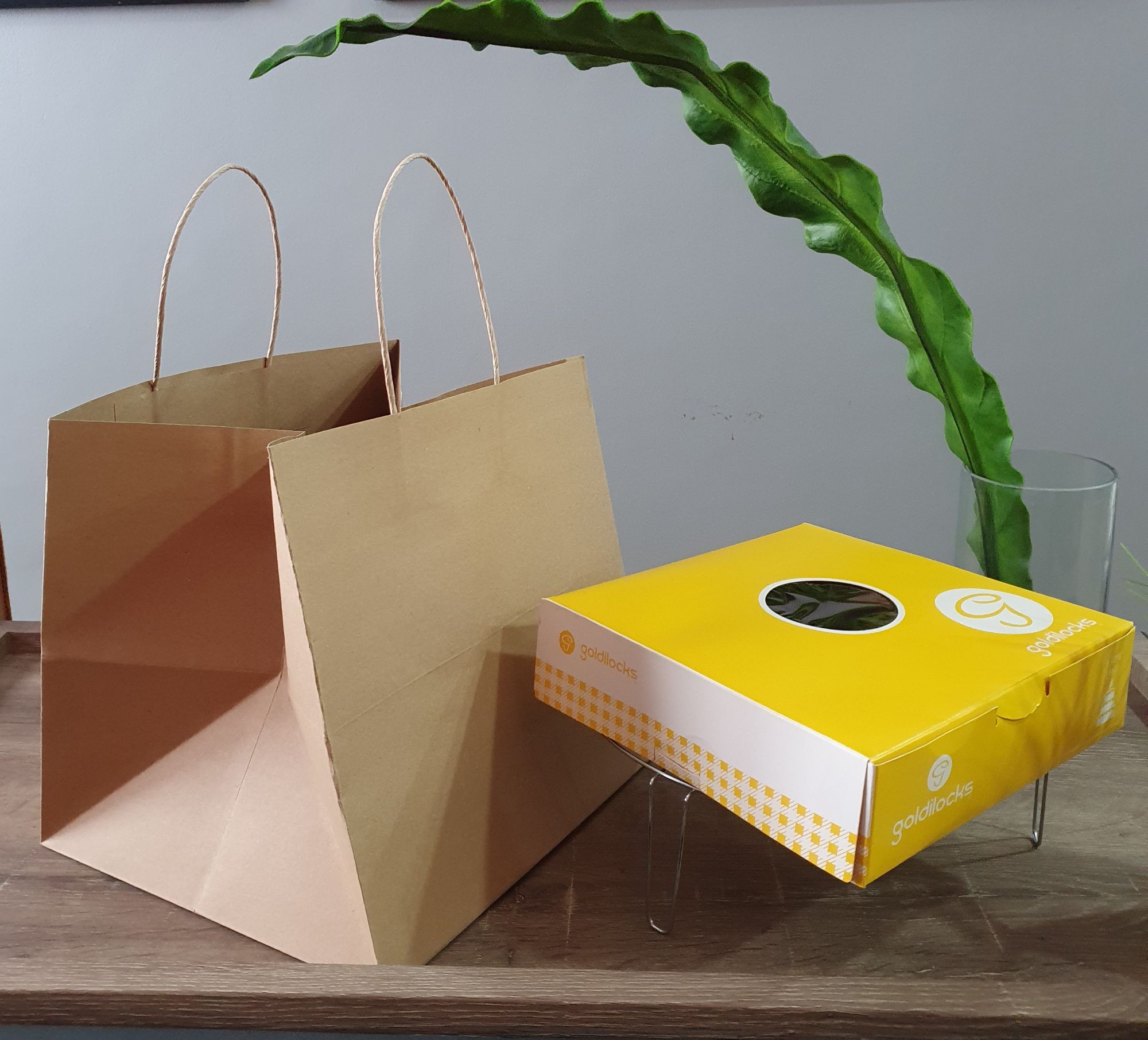 Brown Paper Bag with Handle for 1-pound cake box , 23.5x23x25cm. -  Boxjourney บ็อกซ์เจอร์นี่