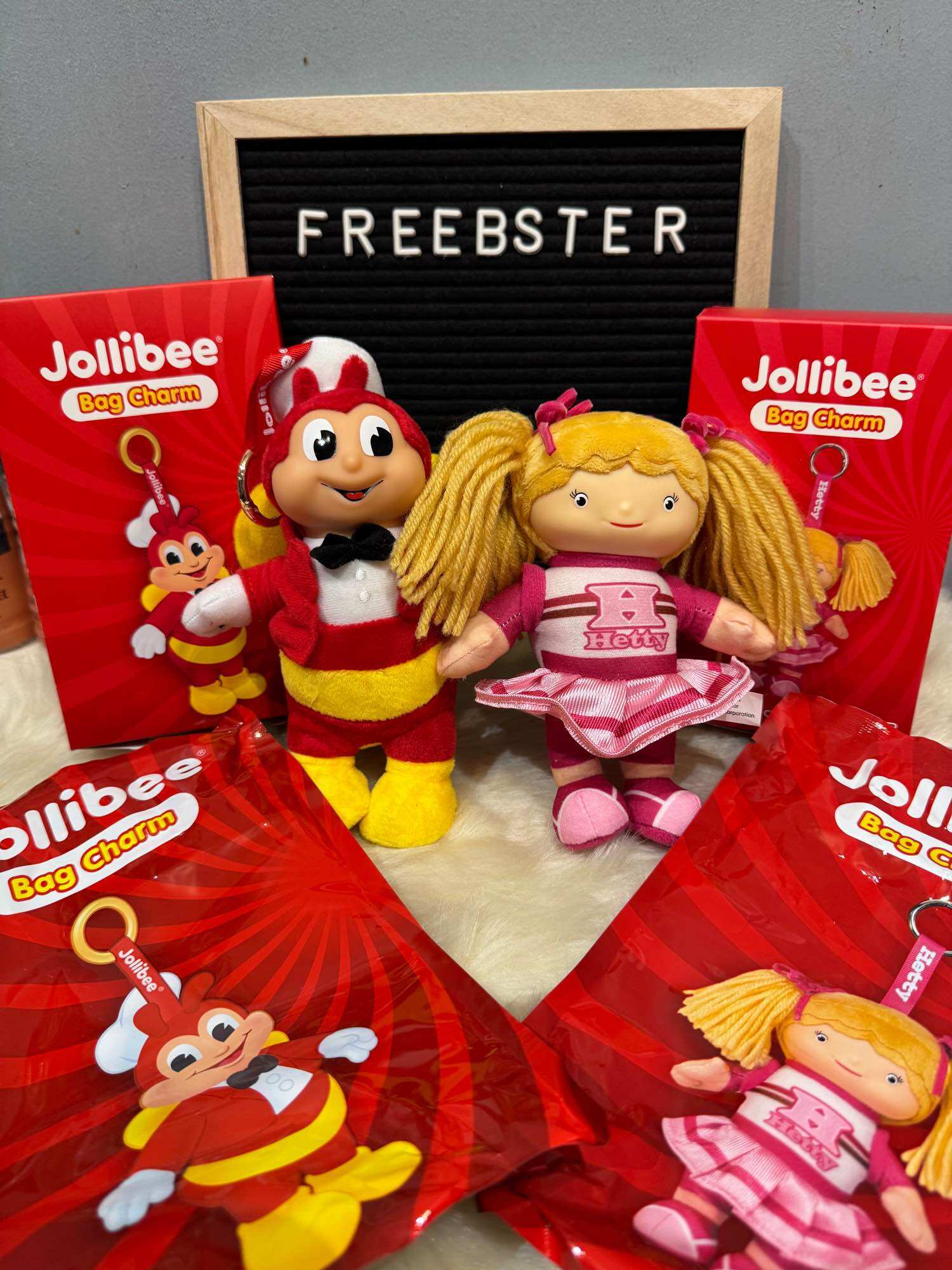 限定品　ジョリビー　Jollibee Bag Charm 100% ORIGINAL & SEALED] Jollibee Bag Charm (Jollibee Plush Doll