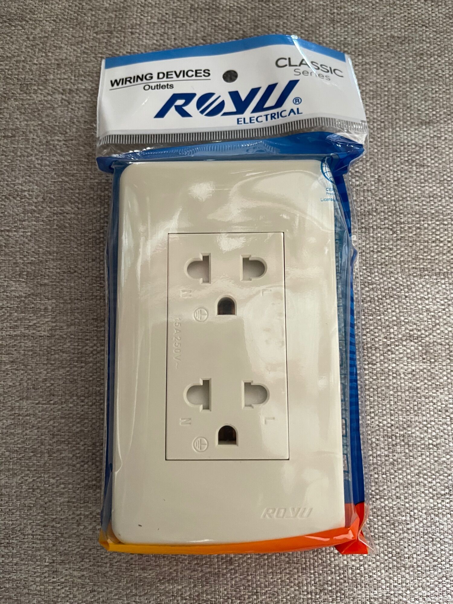 ROYU 1gang Aircon outlet set (16A 250v~), Royu Duplex Universal outlet ...