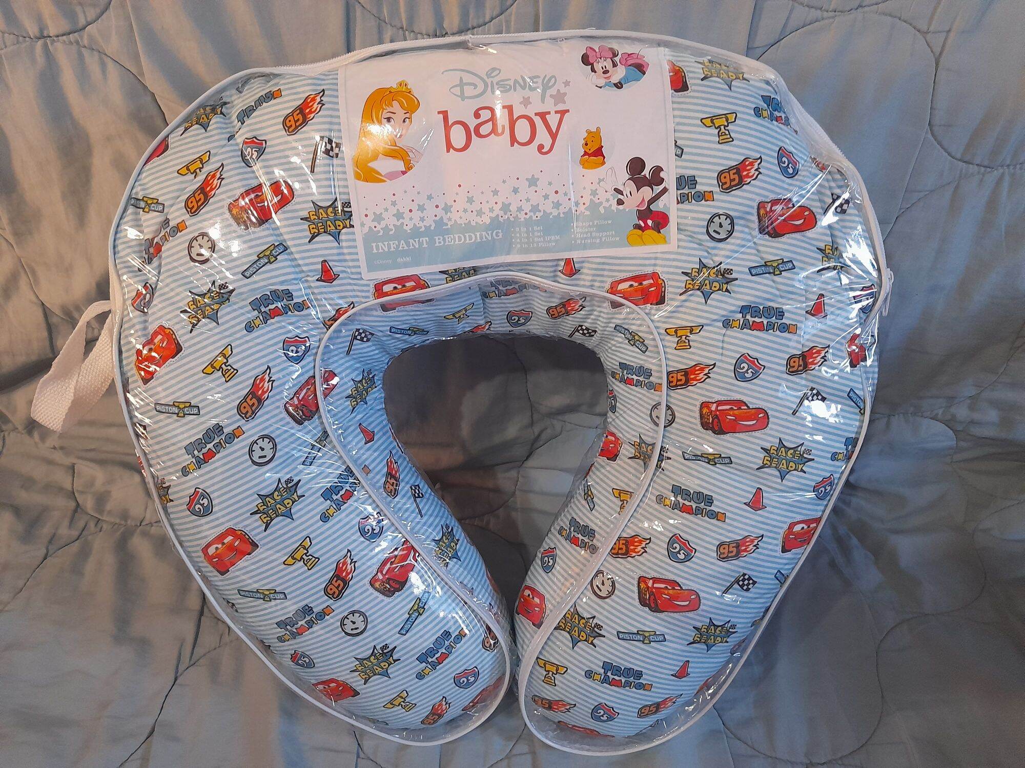 Dakki Nursing Pillow Hello Kitty and Cars McQueen Size: 20\