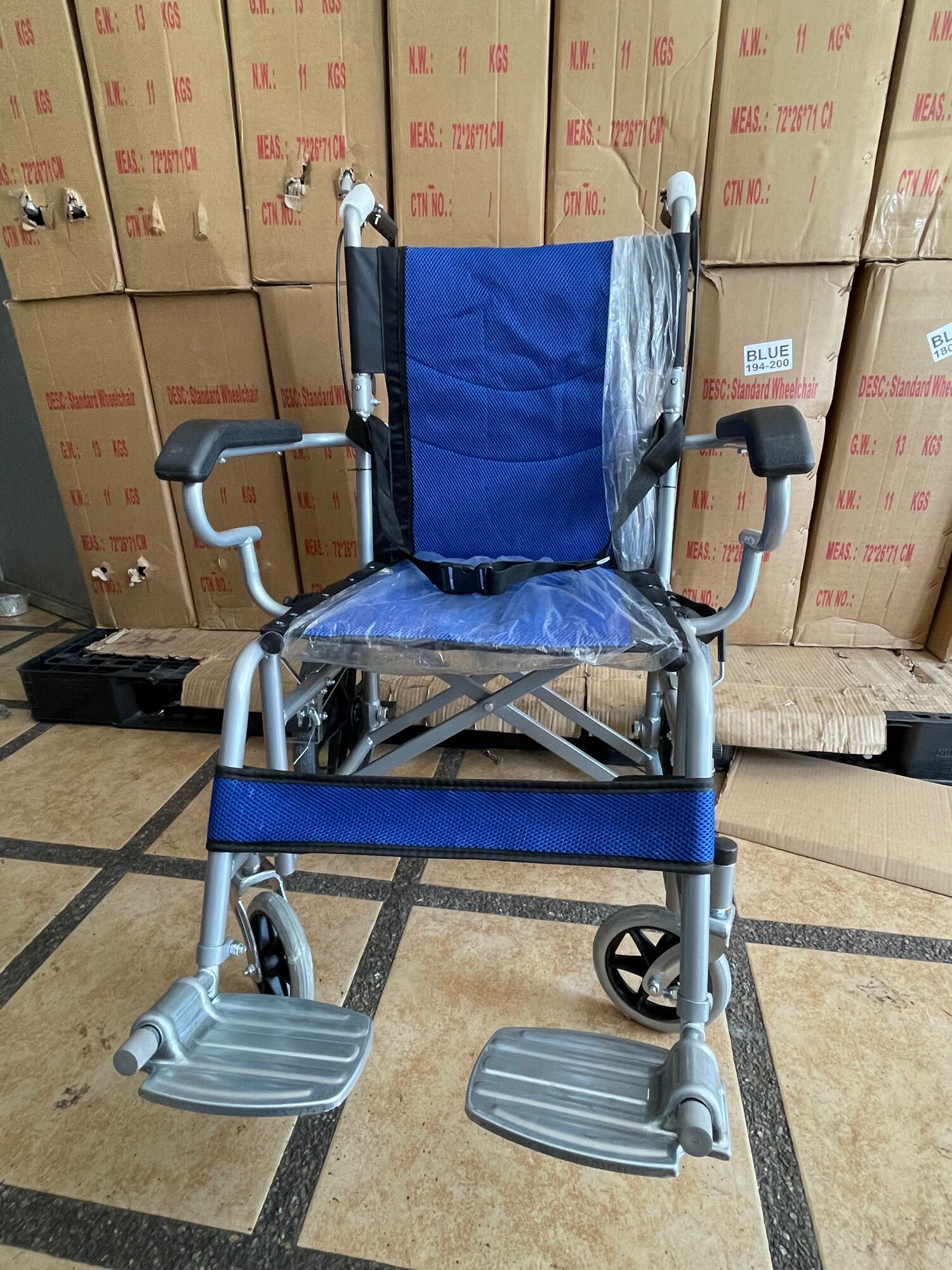 TRAVEL LIGHTWEIGHT WHEELCHAIR FOR ADULT USE HEAVY DUTY MAGS WHEELS