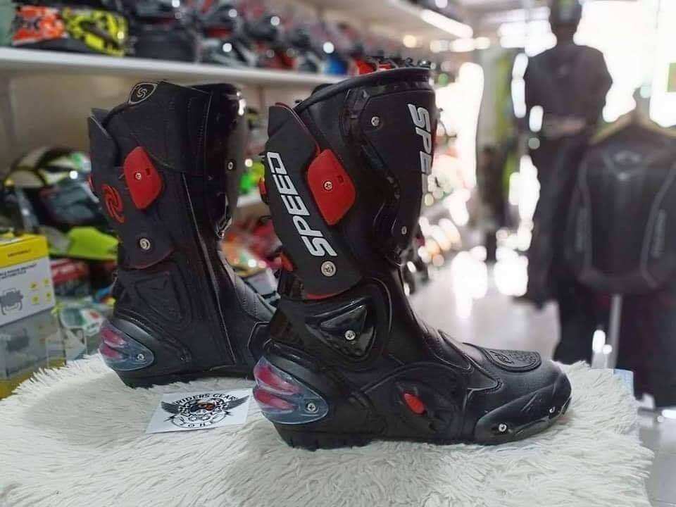 Speed riding hot sale boots price