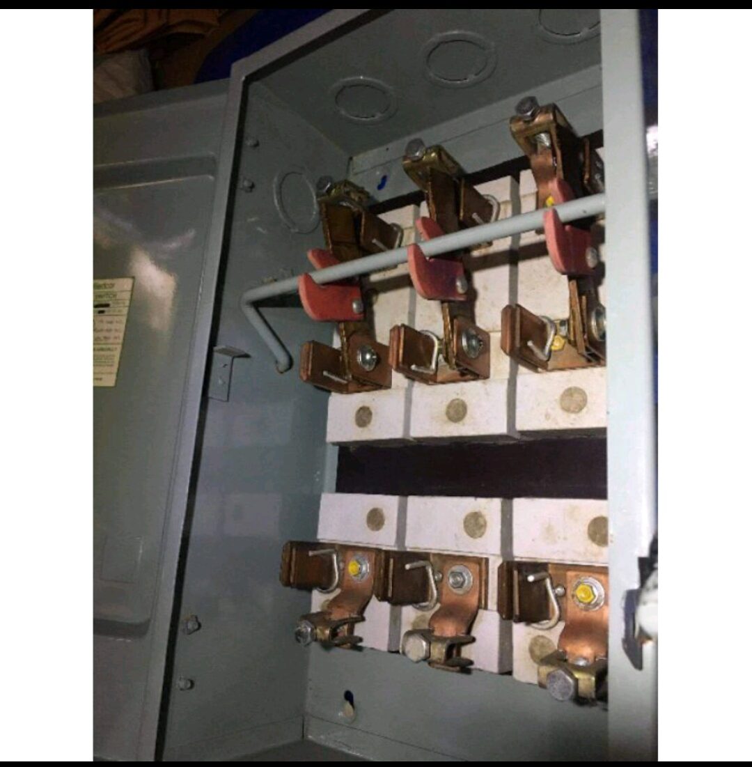 heavyduty alliedcor fuse box/safety switch 200amps, 3 pole &2pole