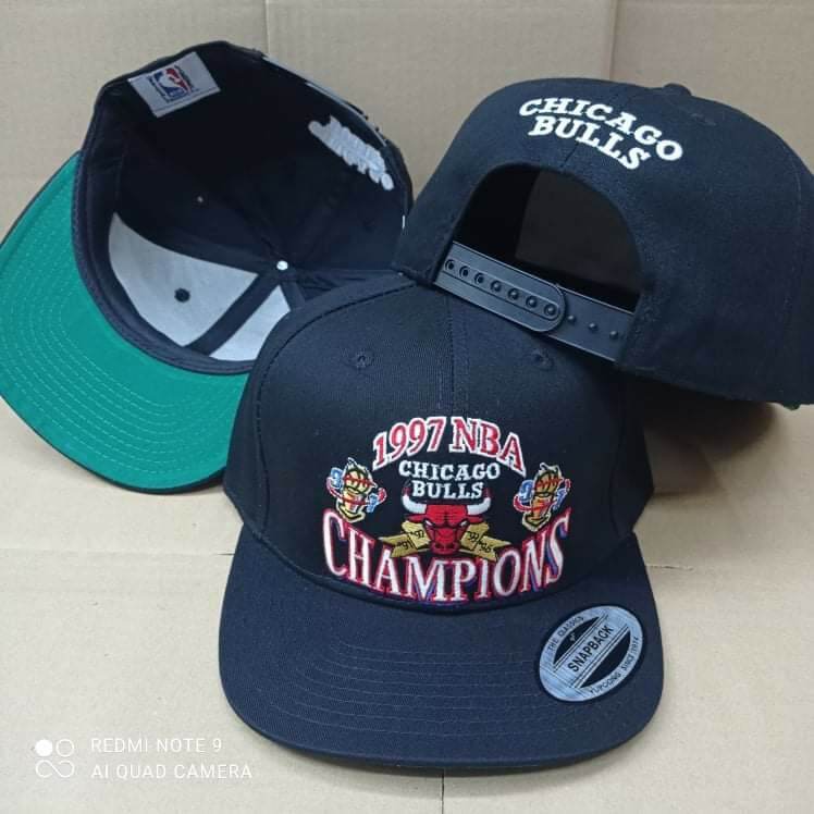 NEW VINTAGE CAP CHAMPIONS 97 BULLS 100 