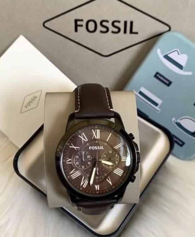 ORIGINAL FOSSIL WATCHES UP FOR GRABS 