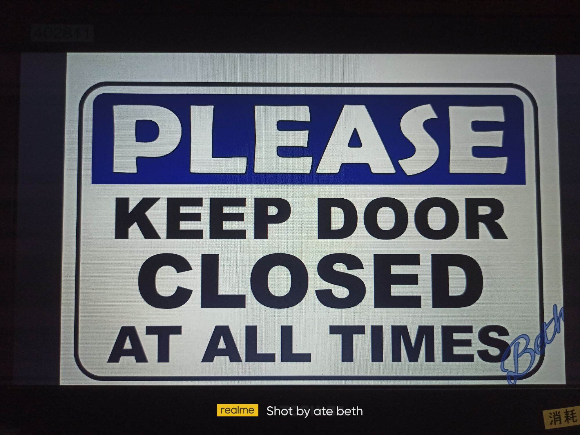 Please Keep DOOR CLOSED at all times BLUE PVC Singnage 7.8X11 inches