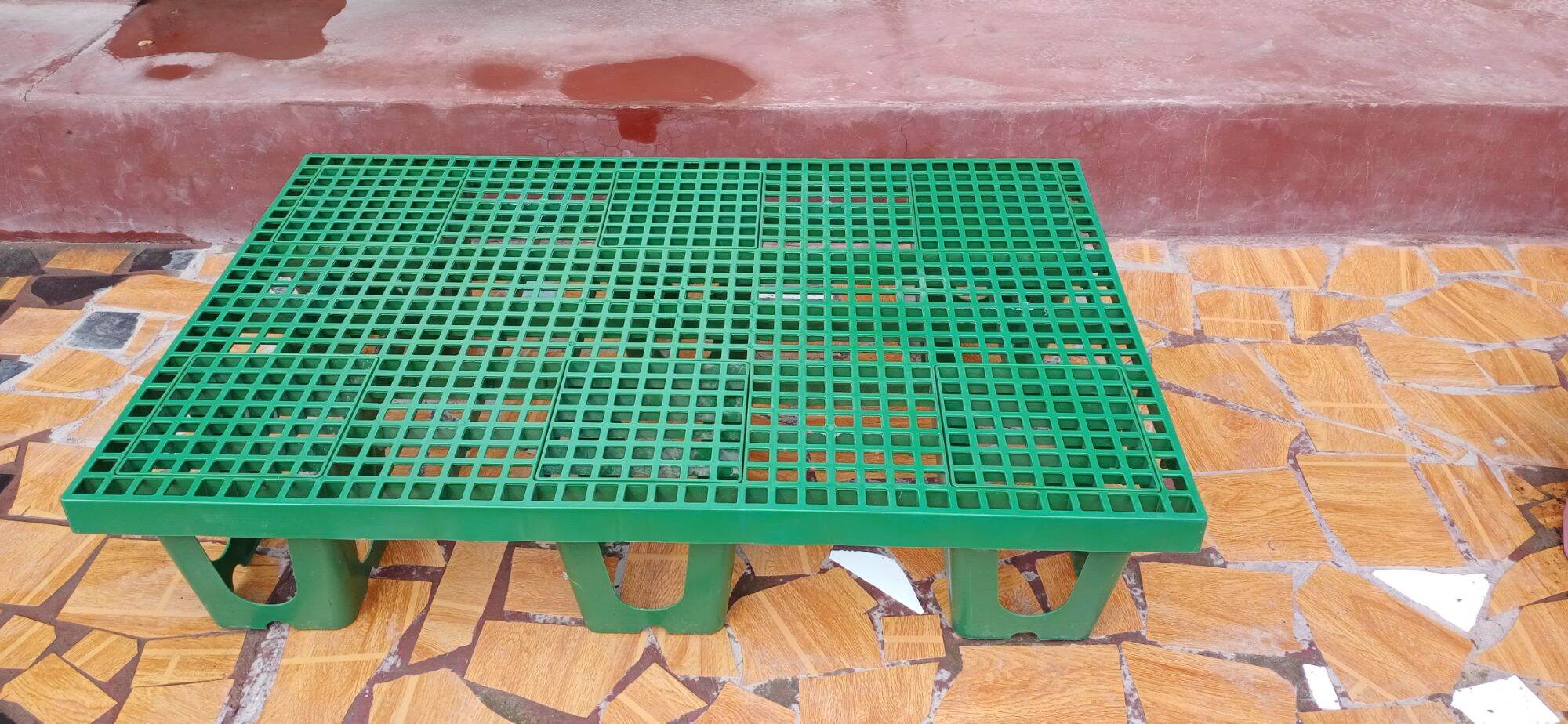 Stockable Elevated Matting/Dog Matting 2ft x 3ft x 8inches Green Color