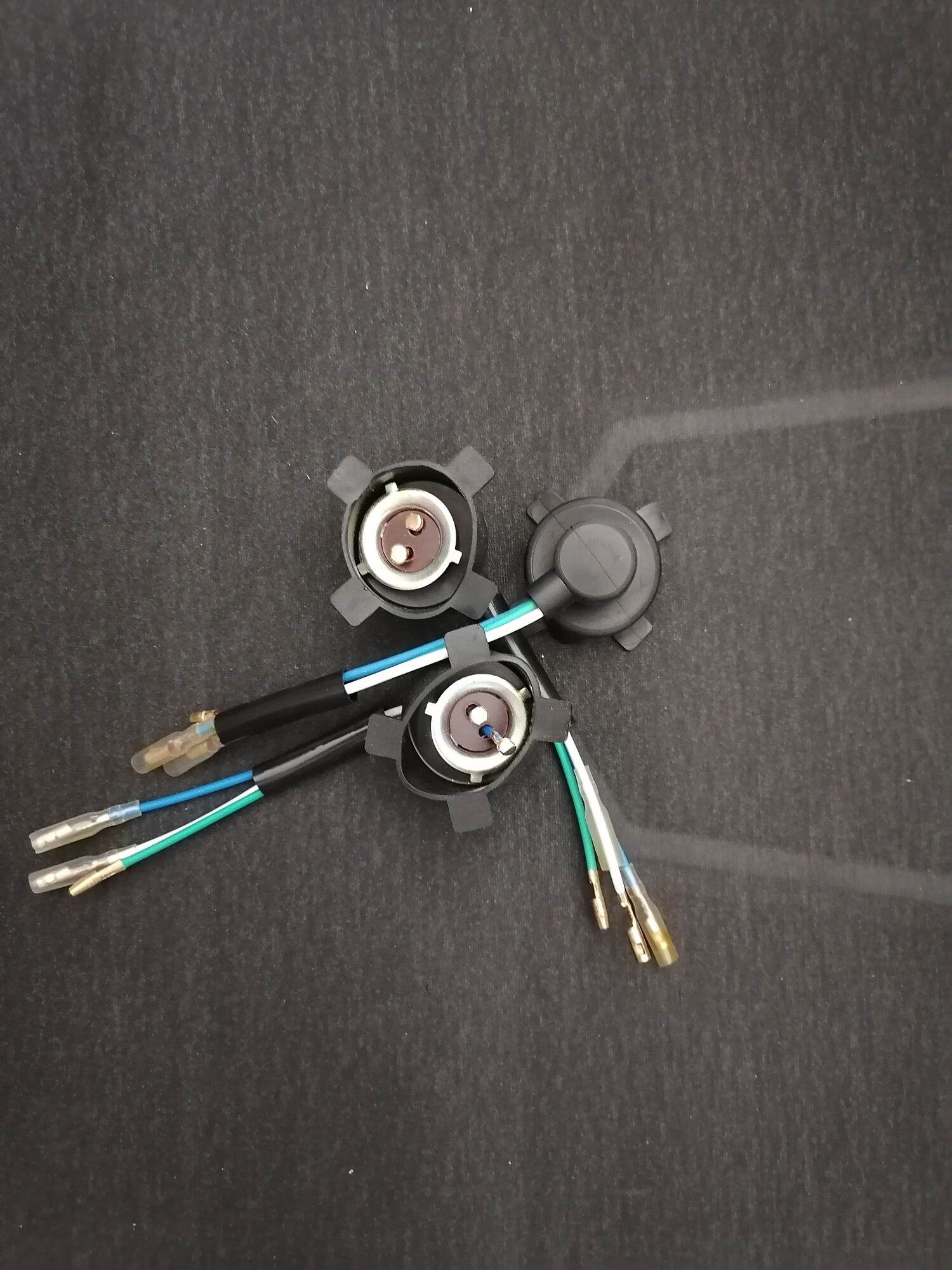 HEADLIGHT SOCKET FOR TMX155/XRM/WAVE/RAIDER Lazada PH