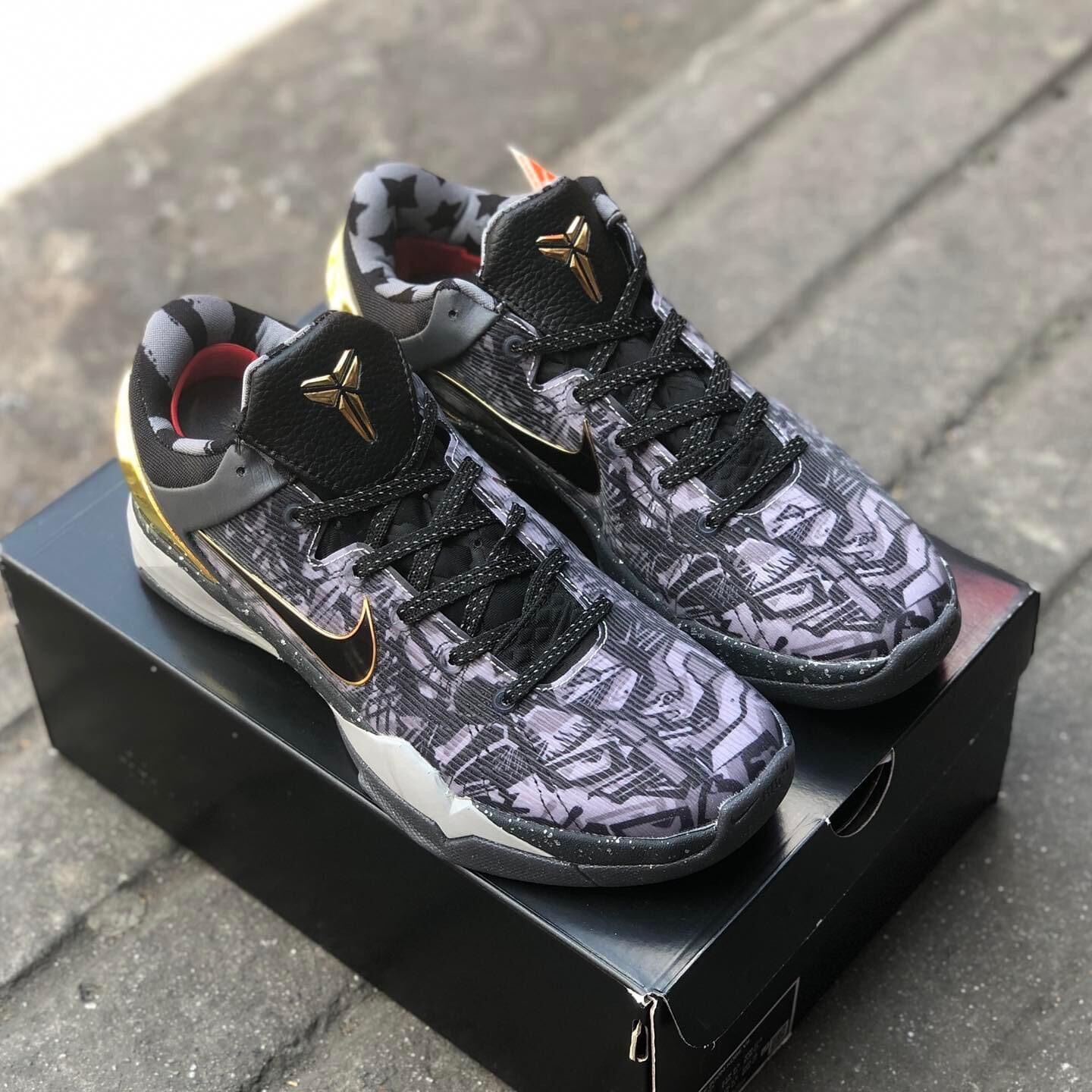 kobe black gold shoes