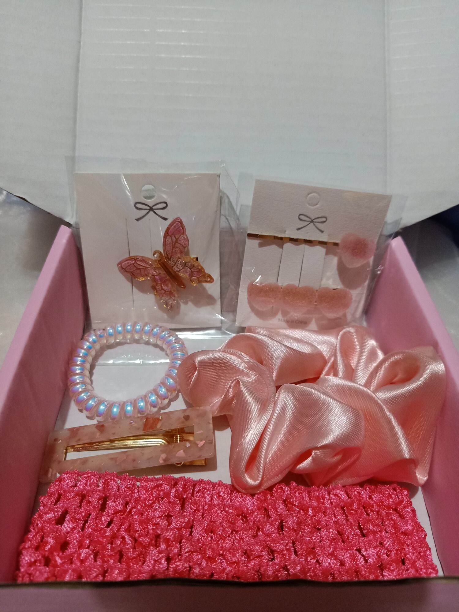 pretty hair accessories in pink box Lazada PH