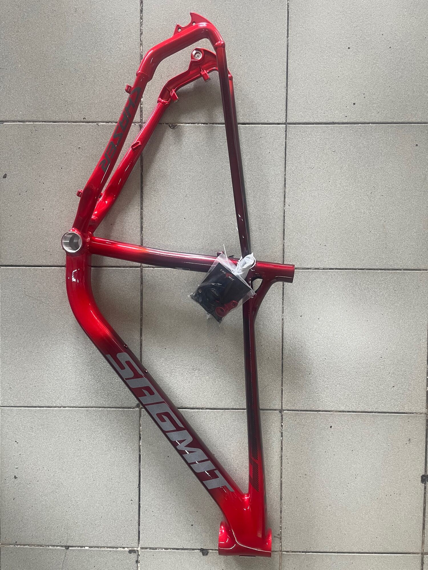 Sagmit Chaser Frame 29 2022 size 16 CarmineRed Lazada PH