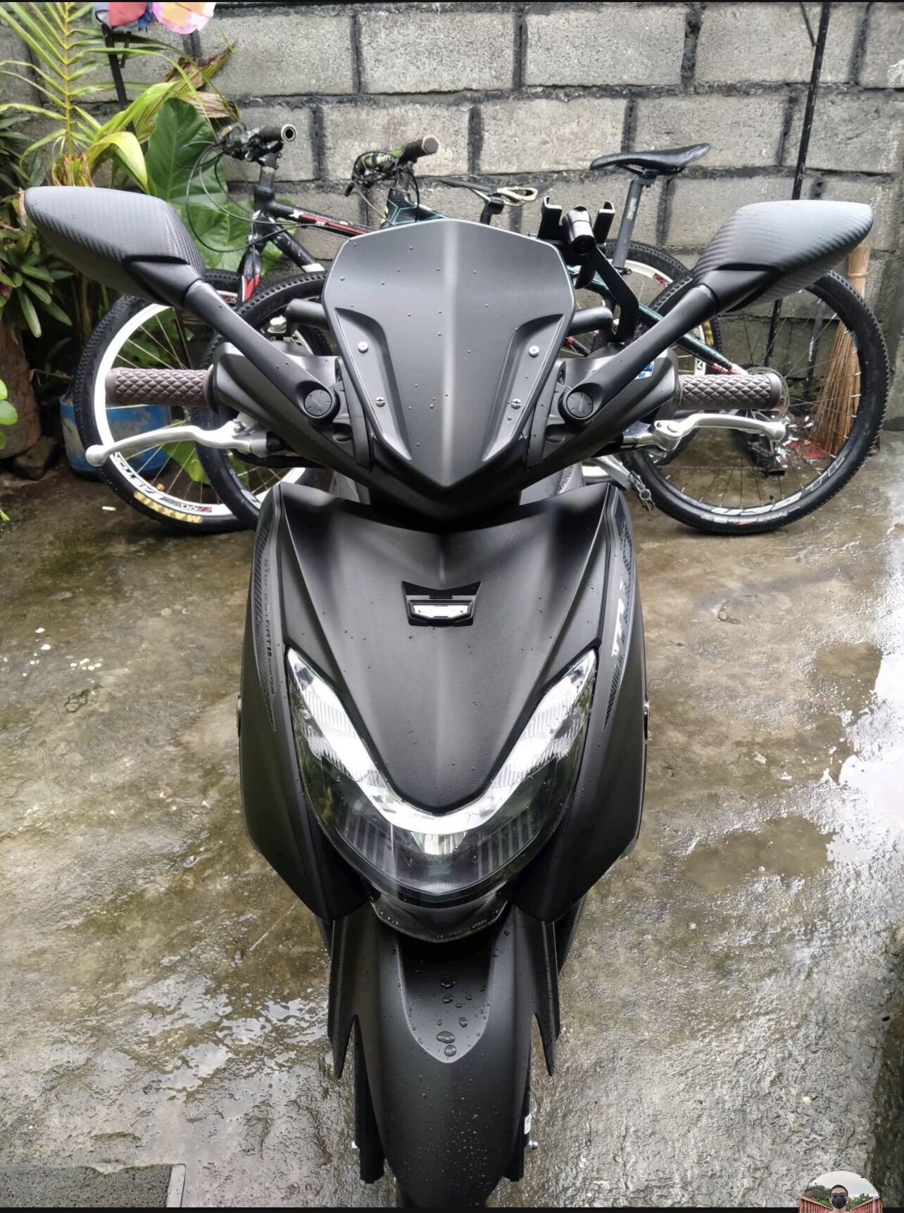 Mio GEAR 125 Side mirror with bracket visor set. 