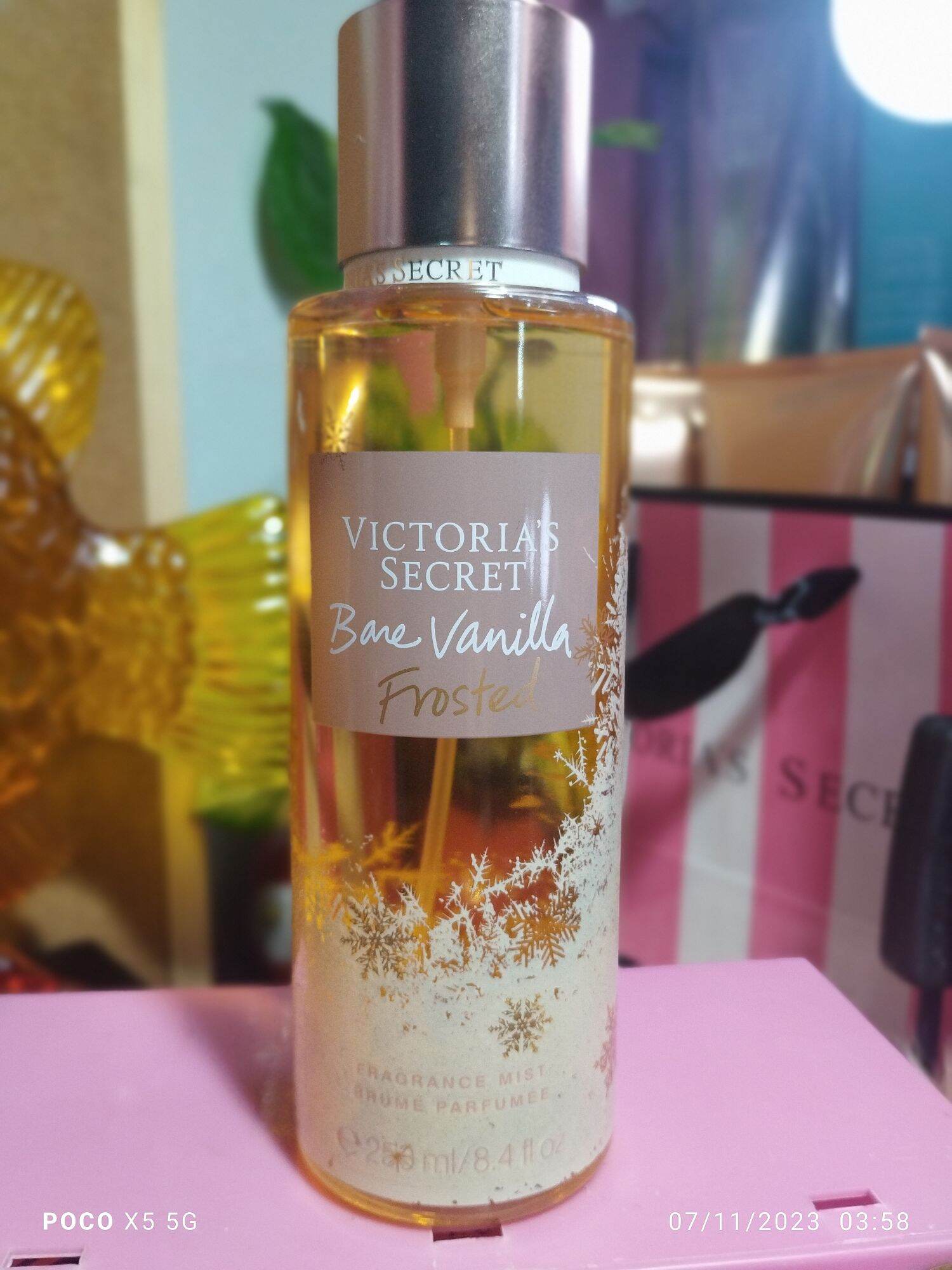 🇺🇲Victoria's secret Bare Vanilla Frosted Mist 250ML. 