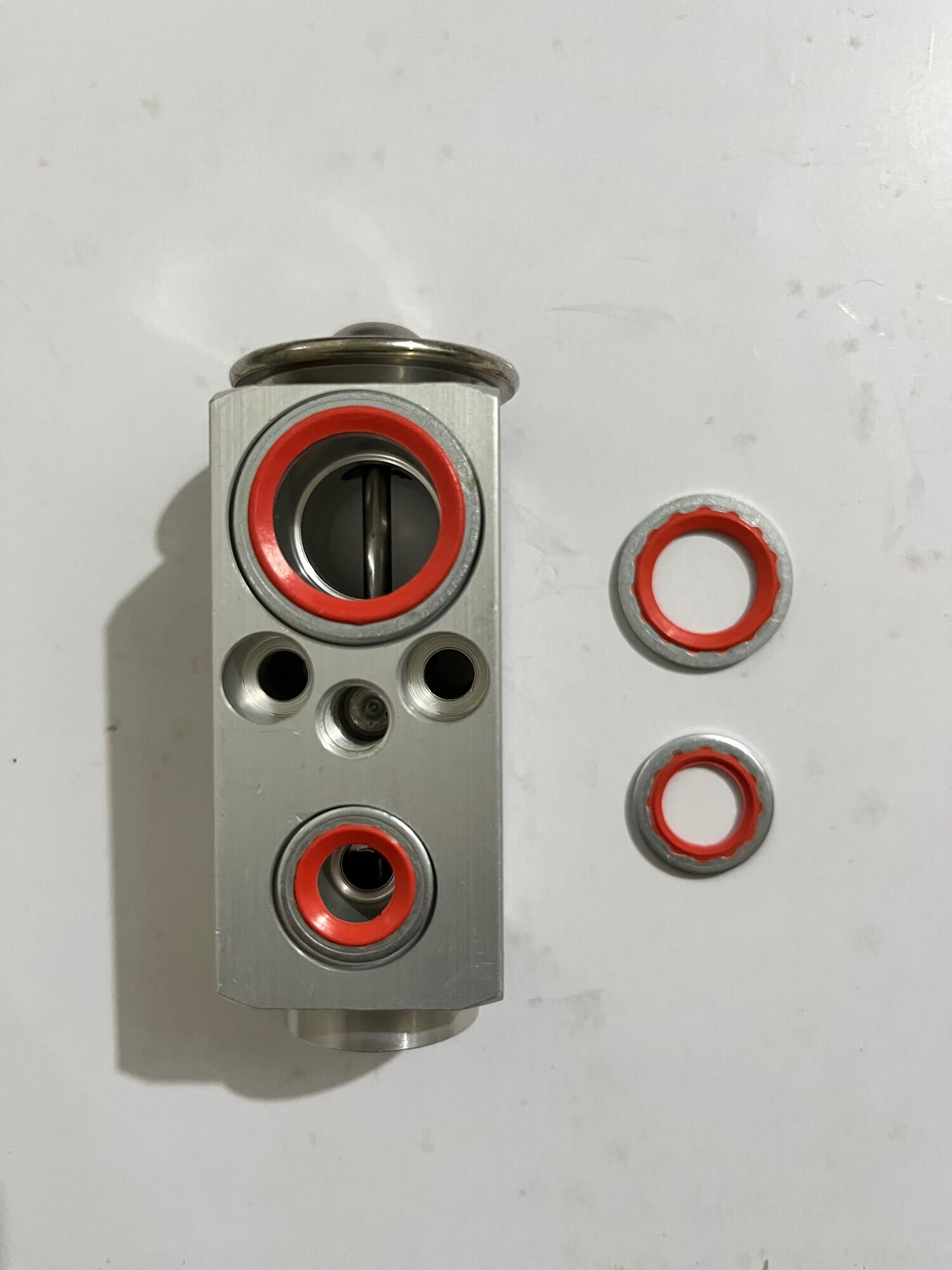 Chevrolet Trailblazer Rear AC Expansion Valve with 4pc ORing Set