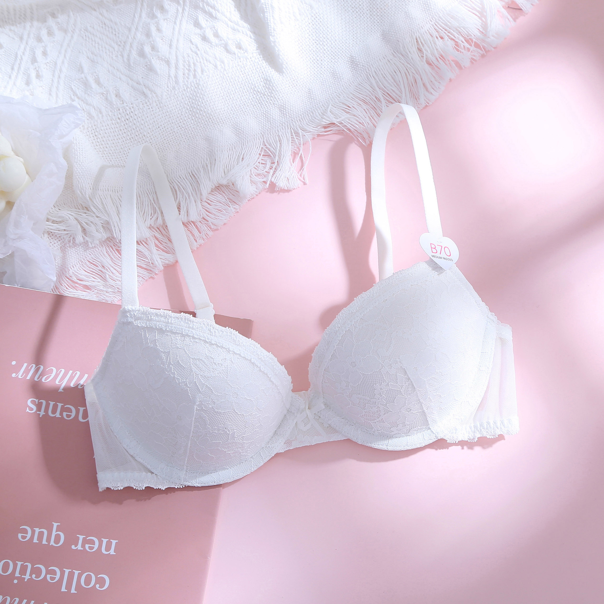 6IXTY8IGHT on Instagram: Fashionable & sassy 💖 The lace bralette look  that never go out of style ✨ 🌸 CHRISTINE wireless lace bralette BR13167  #68Fashion #68Lingerie