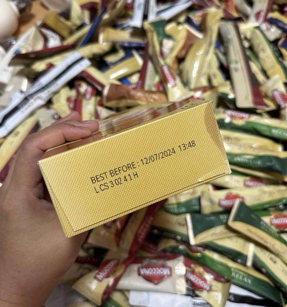Moccona Coffee Latte 10 sticks. 