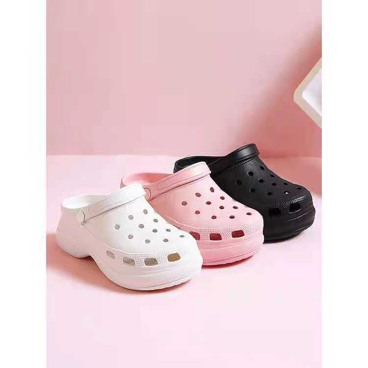 Crocs deals 47 street