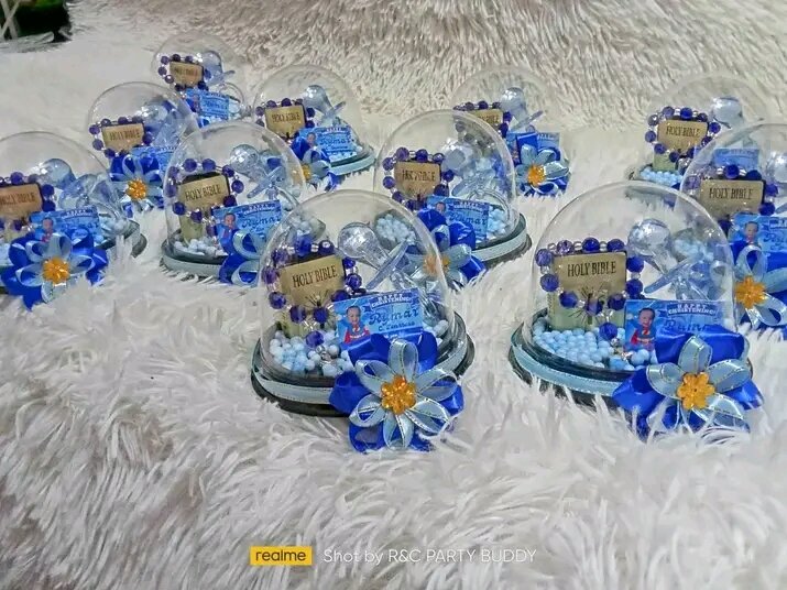 Christening souvenir in dome (free layout) MINIMUM OF 20PCS