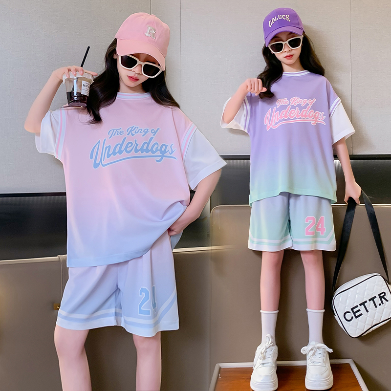 Harajuku Girls in Sporty Chic Fashion w/ NBA Chicago Bulls Jerseys, X-Girl,  Nike & Adidas – Tokyo Fashion