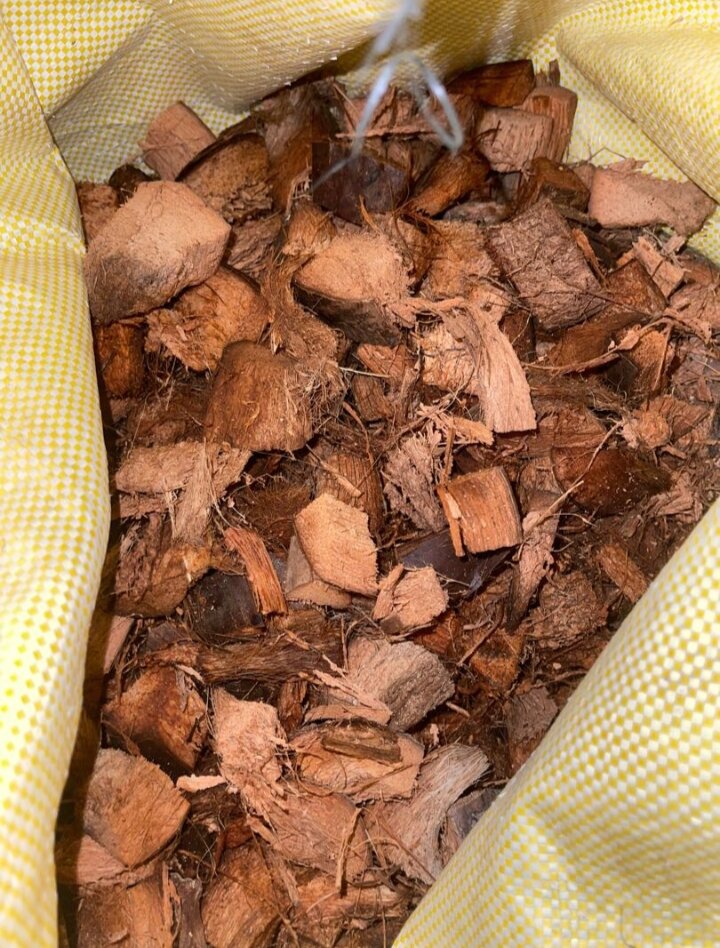 Coco chips / coco Cubes 1 kg per pack. 