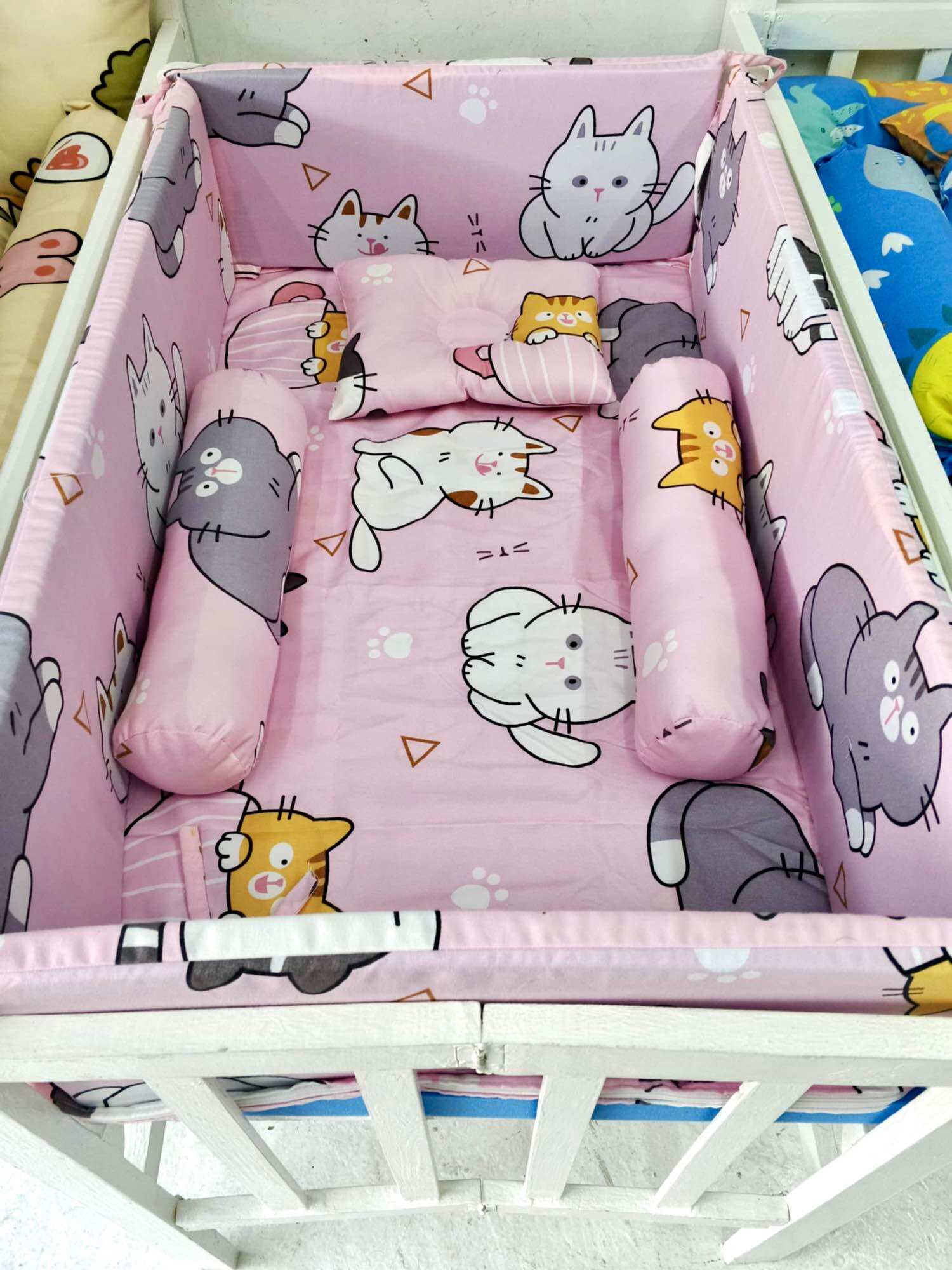 Uratex Foam bumper and 3pillows - CRIB NOT INCLUDED (22x36 inches)