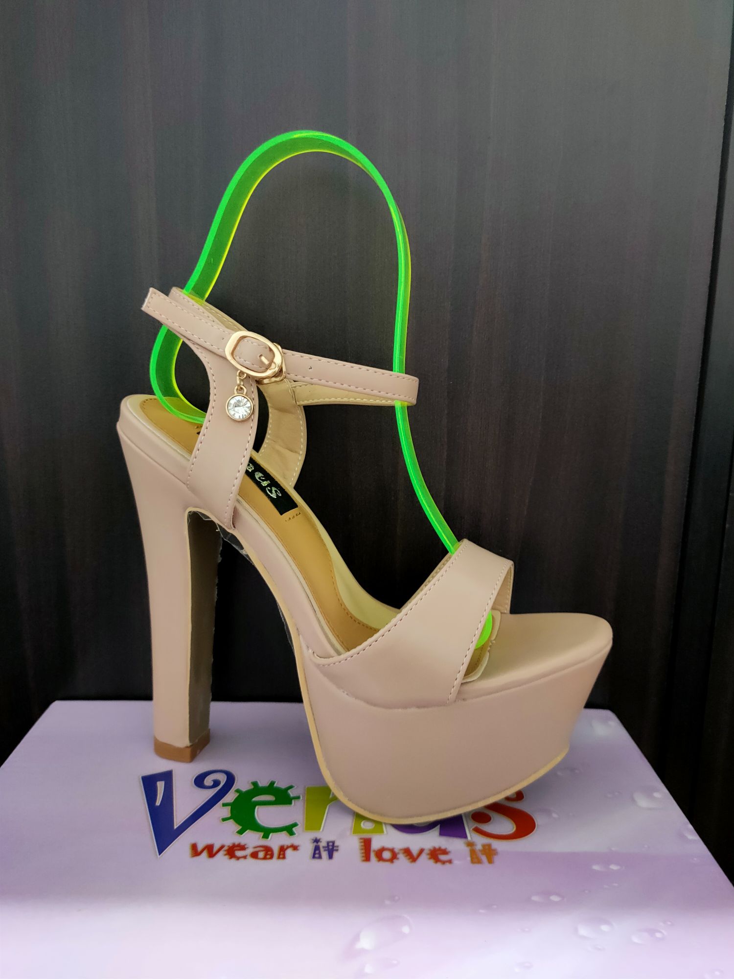 Comfortable Suede Sandals On A Chunky Heel Light Green Elishia - KeeShoes