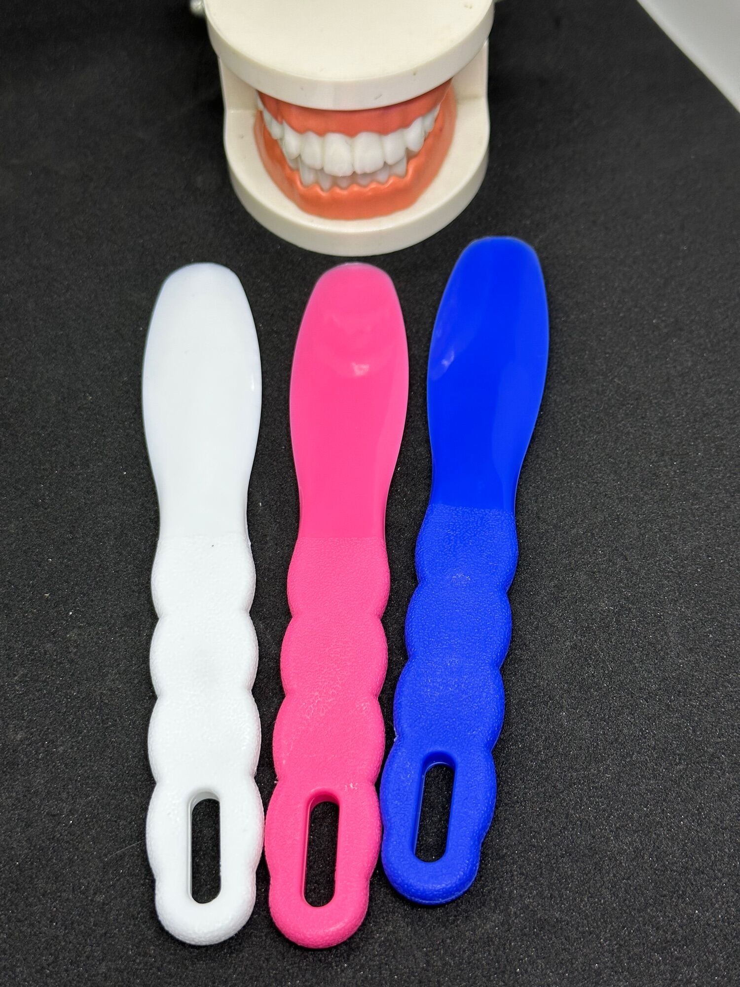 Colorful plastic dental mixing spatula dental autoclavable spatula