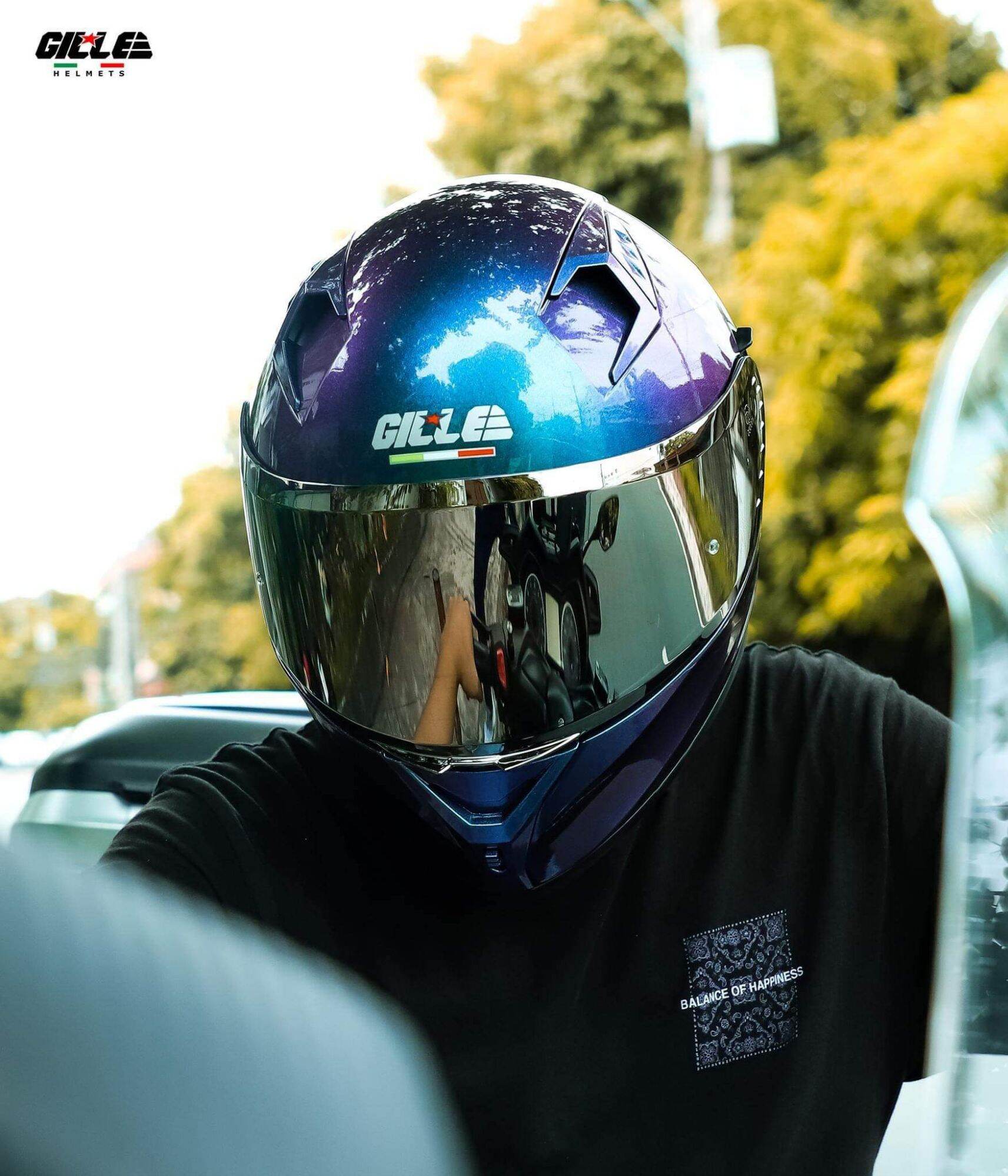 GILLE GTS V1 dualvisor fullface motorcycle helmet. 