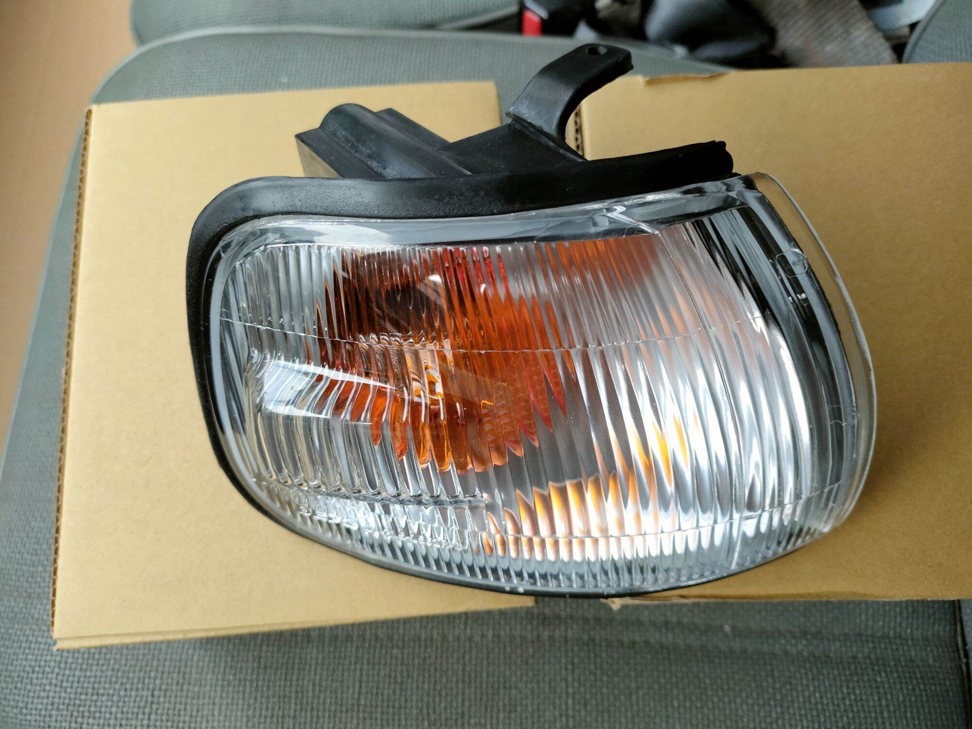 Nissan Sentra B13 LEC corner lamp signal light - left and right side. 