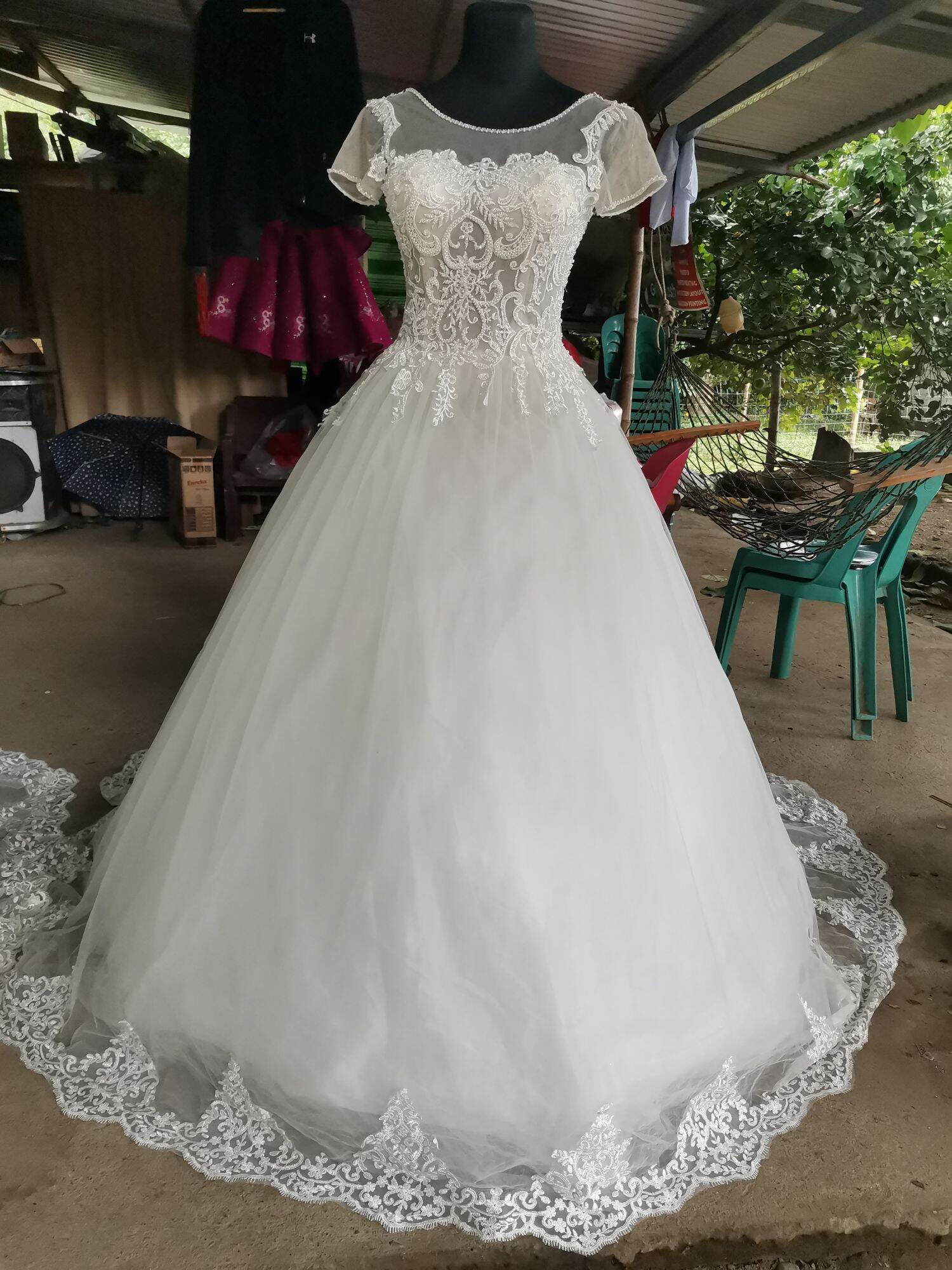 Sale Wedding Gowns/ Ball gowns