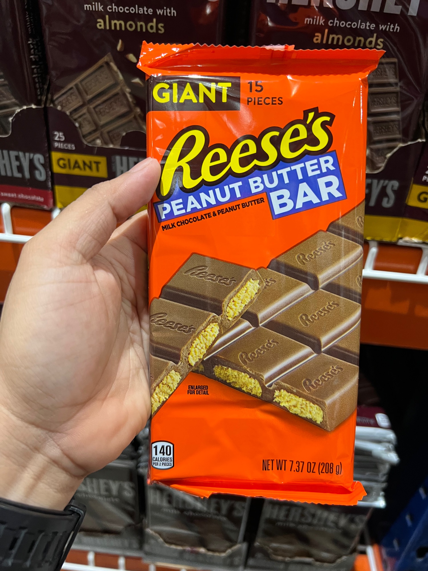 Reese's Milk Chocolate Peanut Butter Giant Candy, Bar 7.37 oz, 15 Pieces 