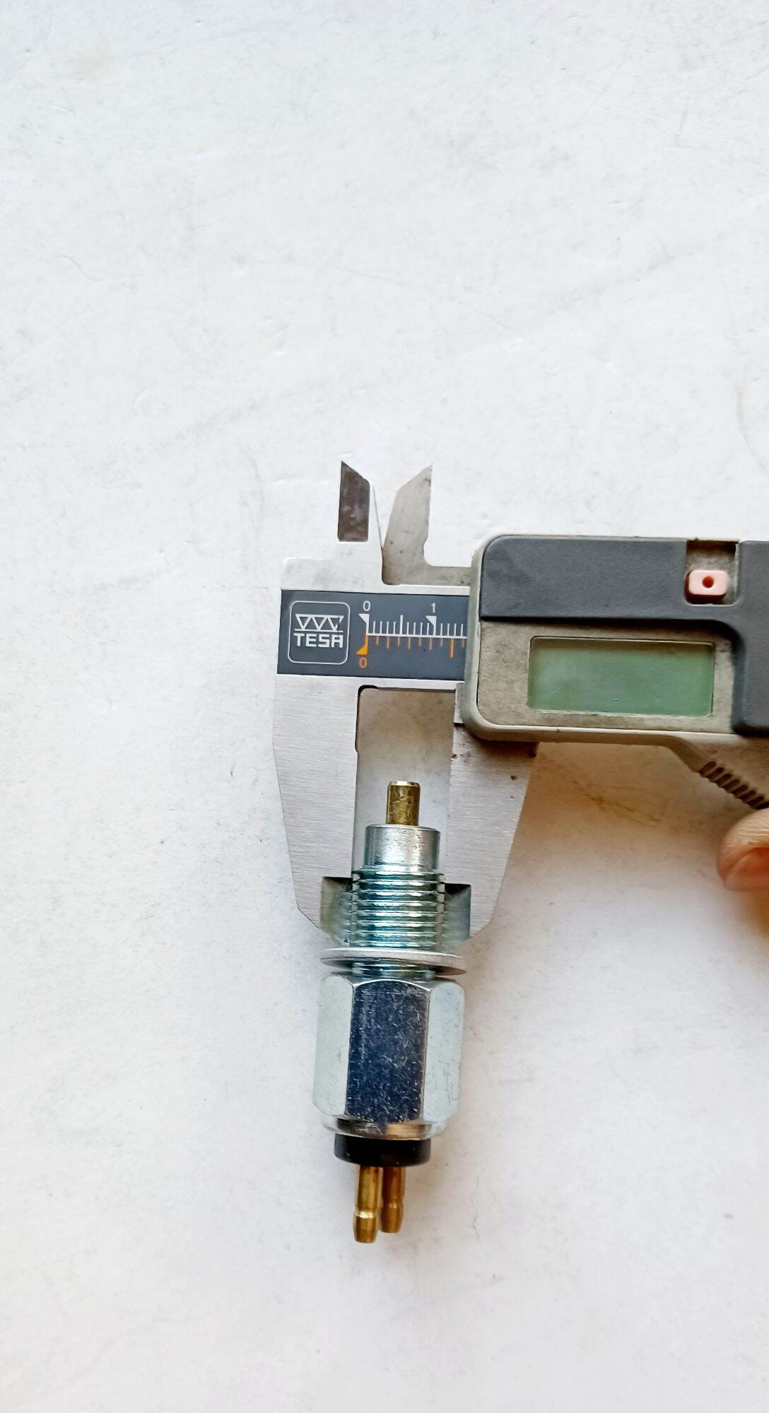 Mitsubishi 8DC9 Back lamp switch off-on NBM-0318. 