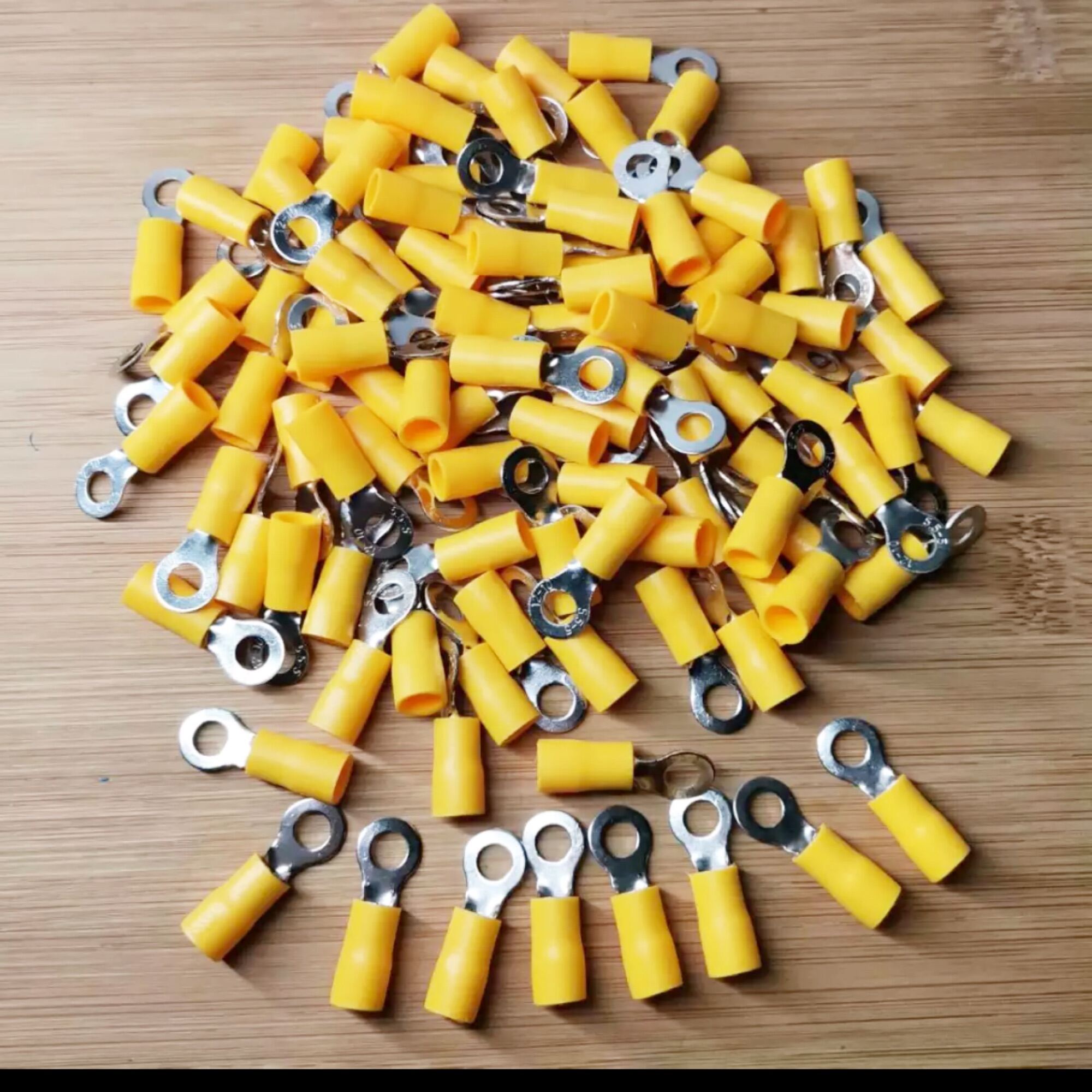 100 Pcs 5.55 to 5.510 {1210} Ring Type Insulated Terminal Lugs