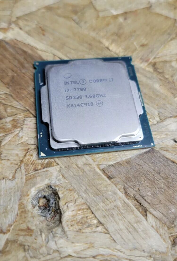 Intel Core i7 7700 SR 338 3.60 GHZ x838d959. Скальпирование процессора i7 7700k. Core i7 7700 3.60GHZ x73. Intel Core (TM) i7 7700. 3.60 GHZ характеристики.