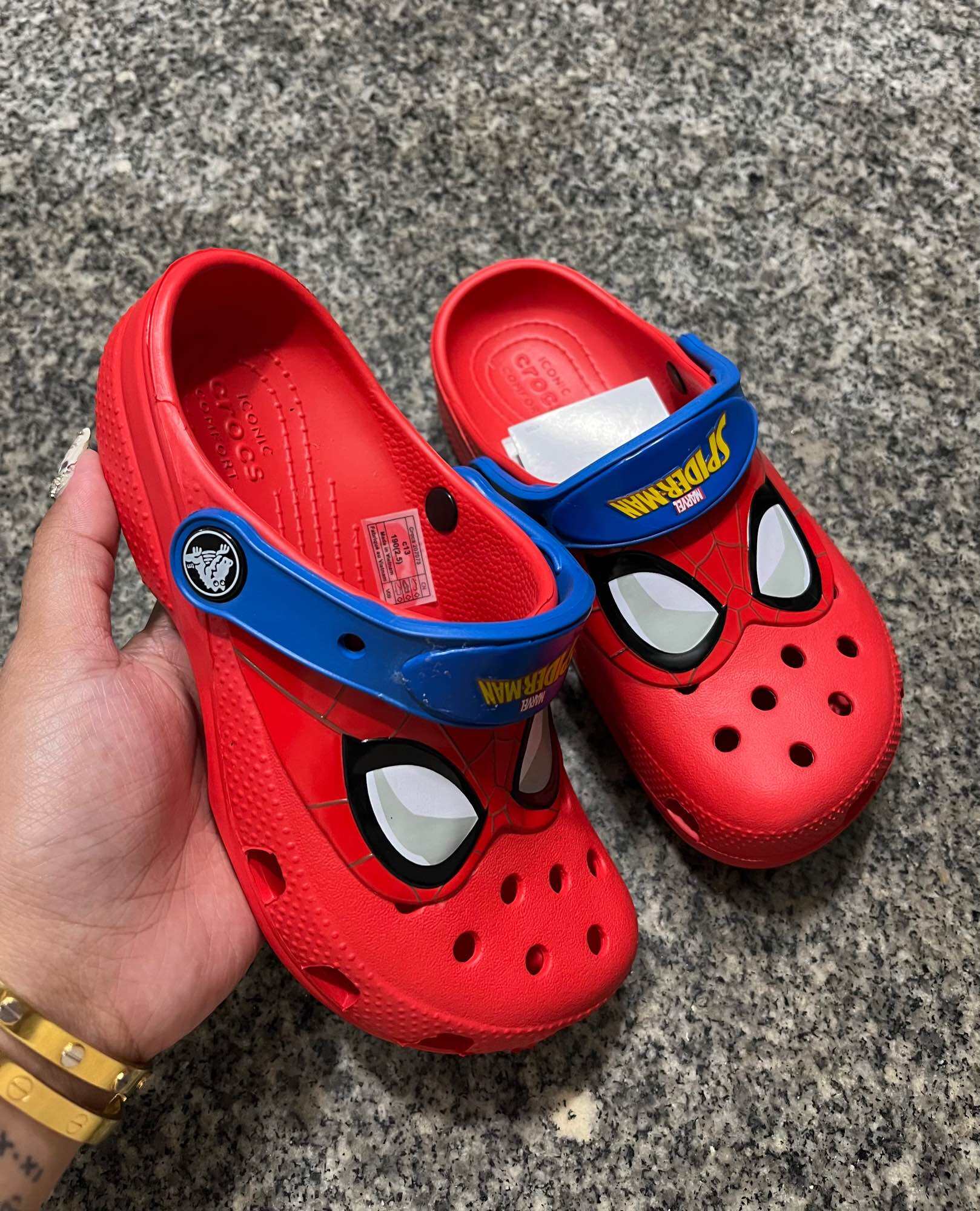 Boys best sale spiderman crocs