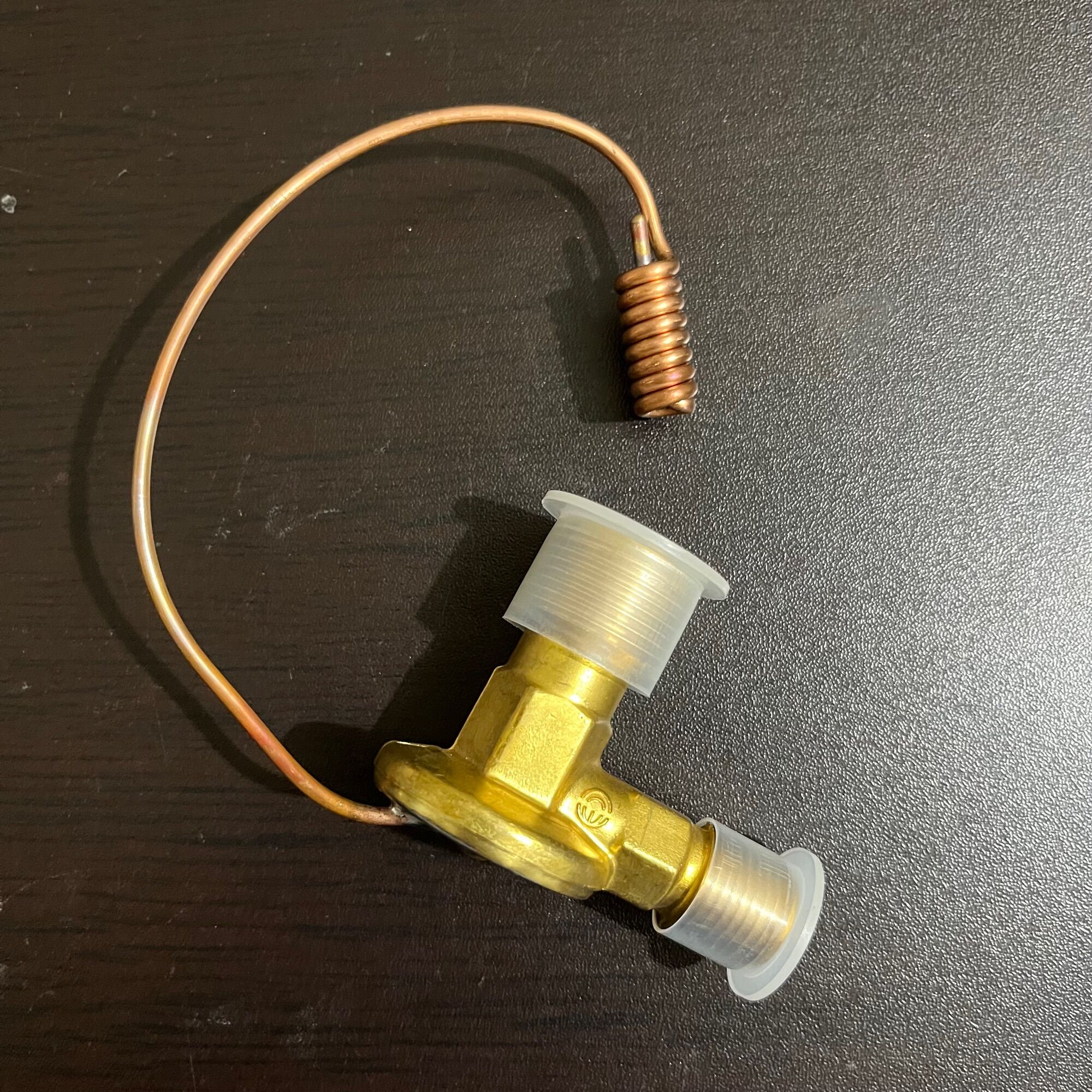 Ignition Distributor 023905205B for Volkswagen EuroVan CV CL GL MV Compatible With For EuroVan 1992 1993 1994 1995 1996 ガイドローラータイフックス