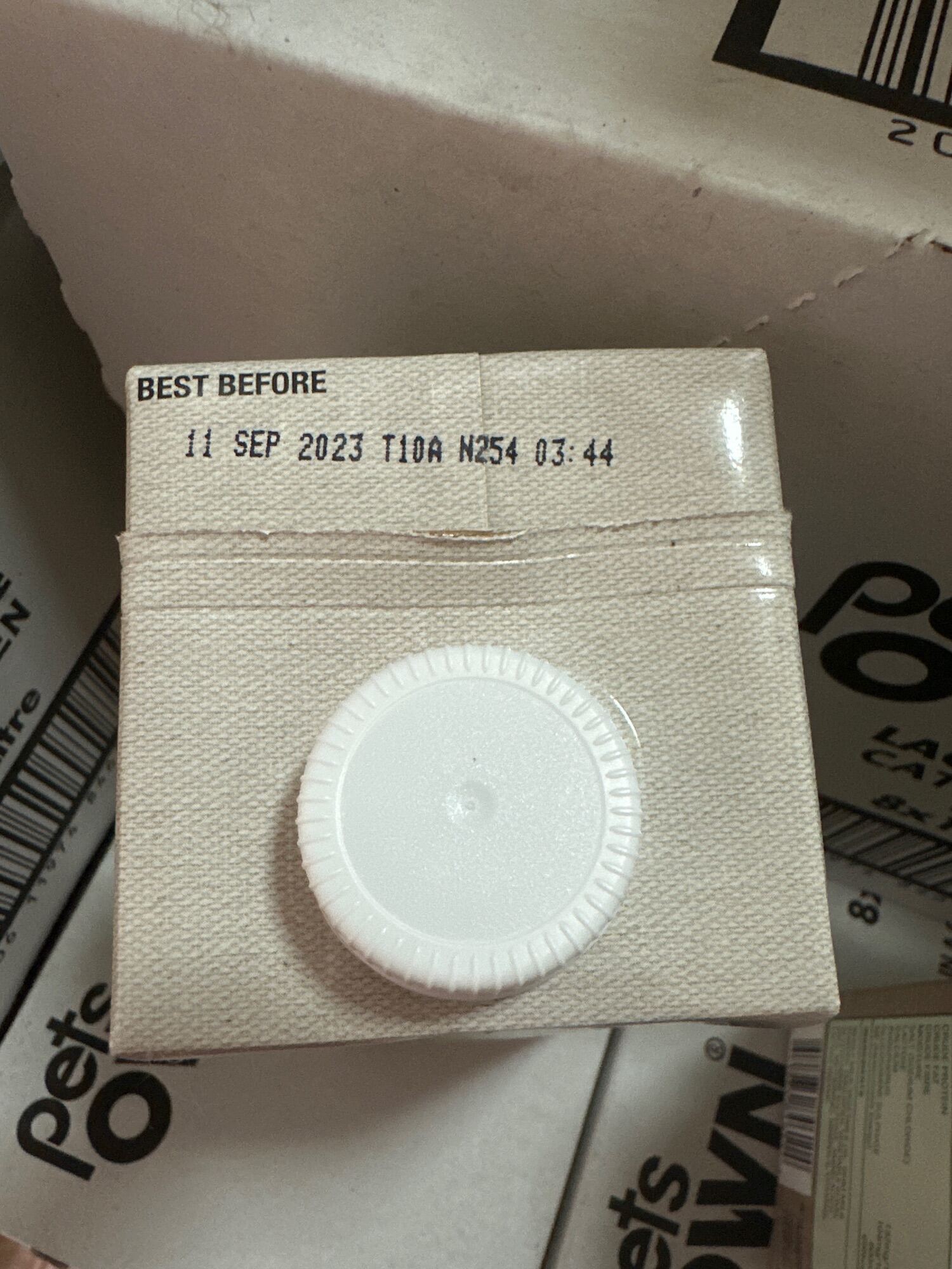 Pets Own Pet Milk 1L Cat and Kitten Milk Expiry SEPTEMBER 11 2023