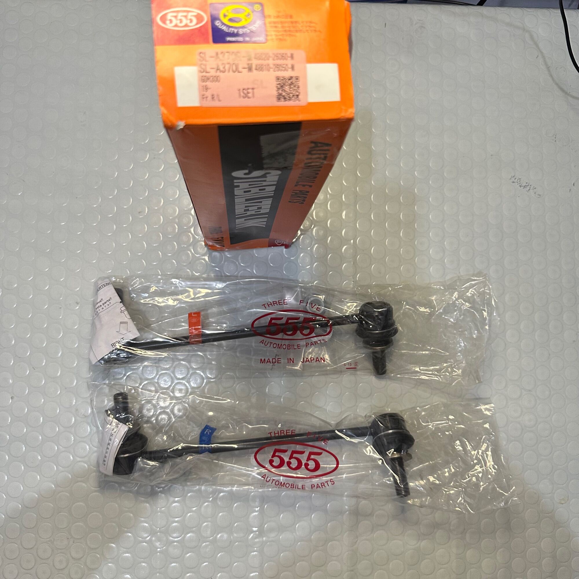 ORIGINAL/GENUINE 555 STABILIZER LINK FOR TOYOTA HIACE 2019UP GDH300