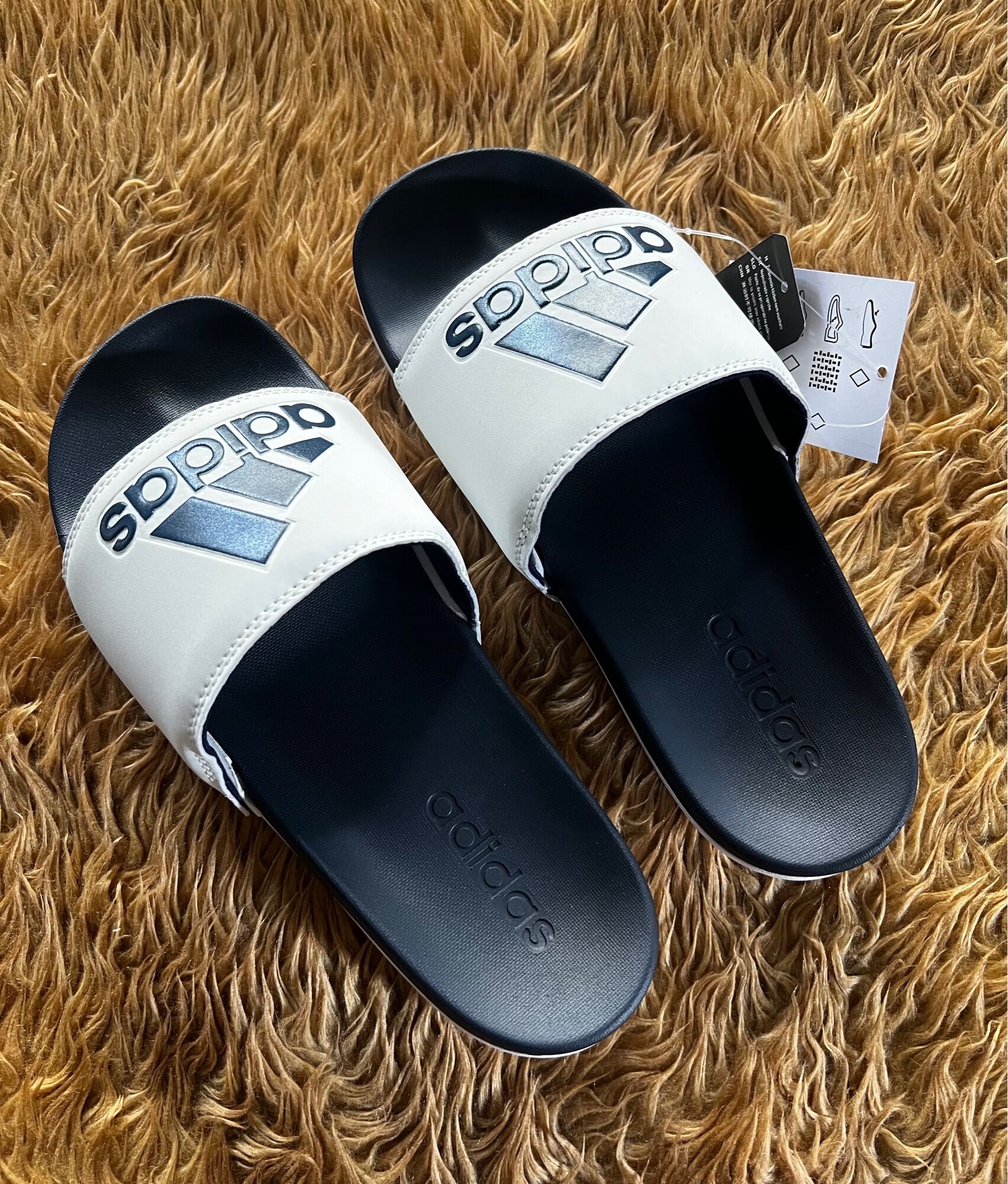 Adidas adilette cloudfoam outlet plus logo slides women's