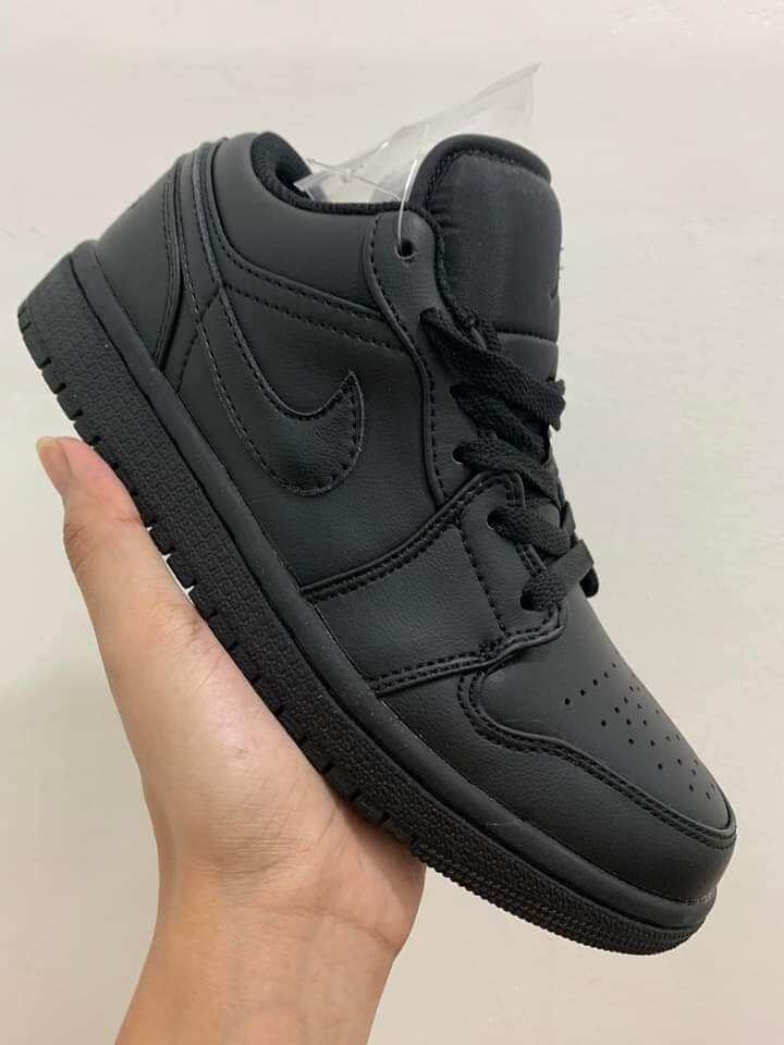 Aj 1 hot sale triple black