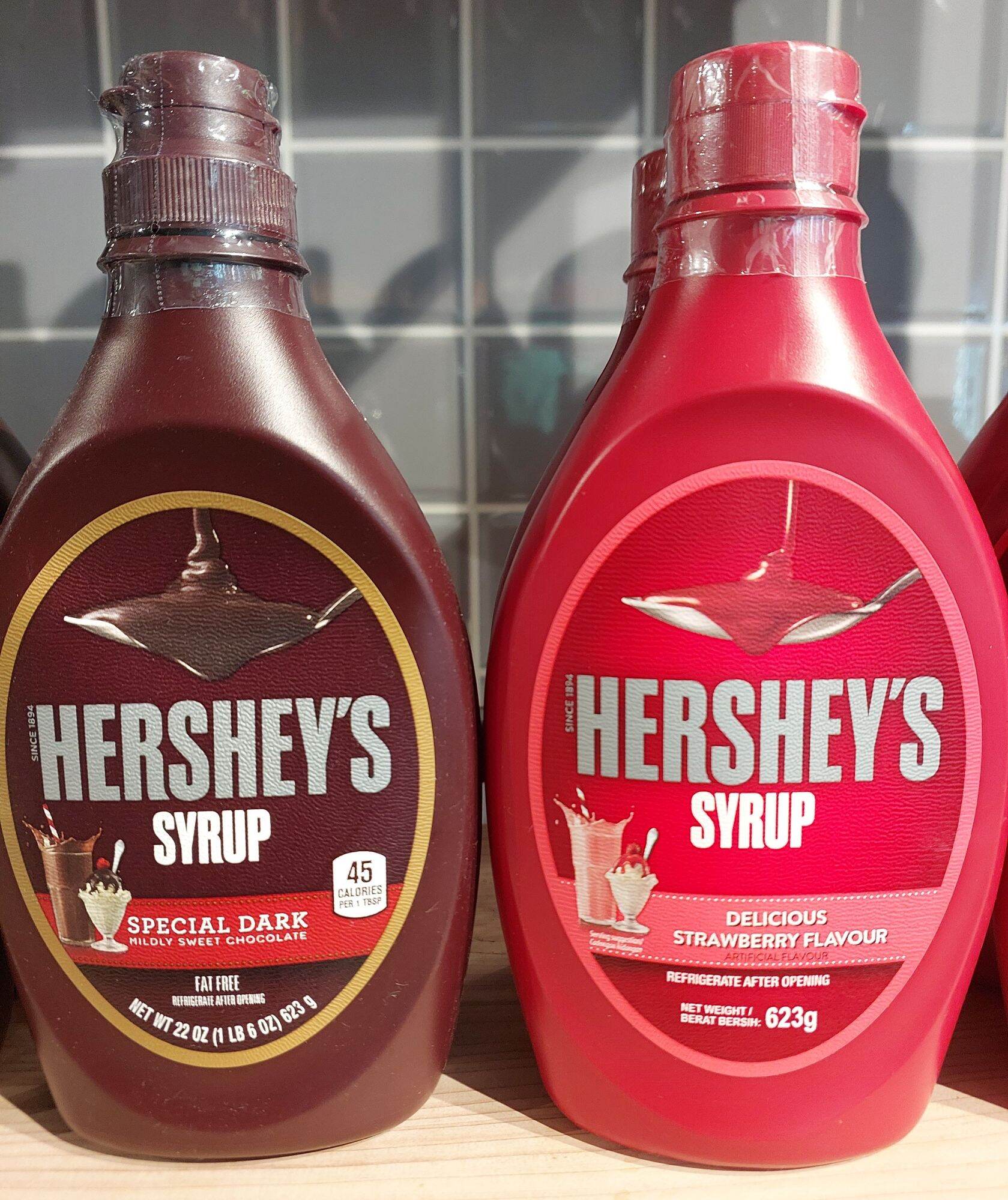 hershey-s-special-dark-chocolate-strawberry-syrup-623g-lazada-ph