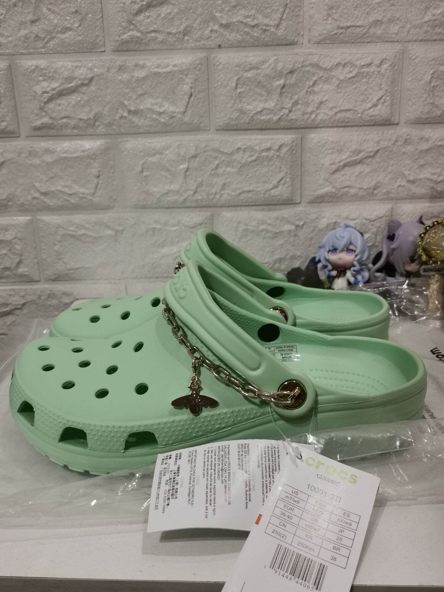 Mint best sale green crocs