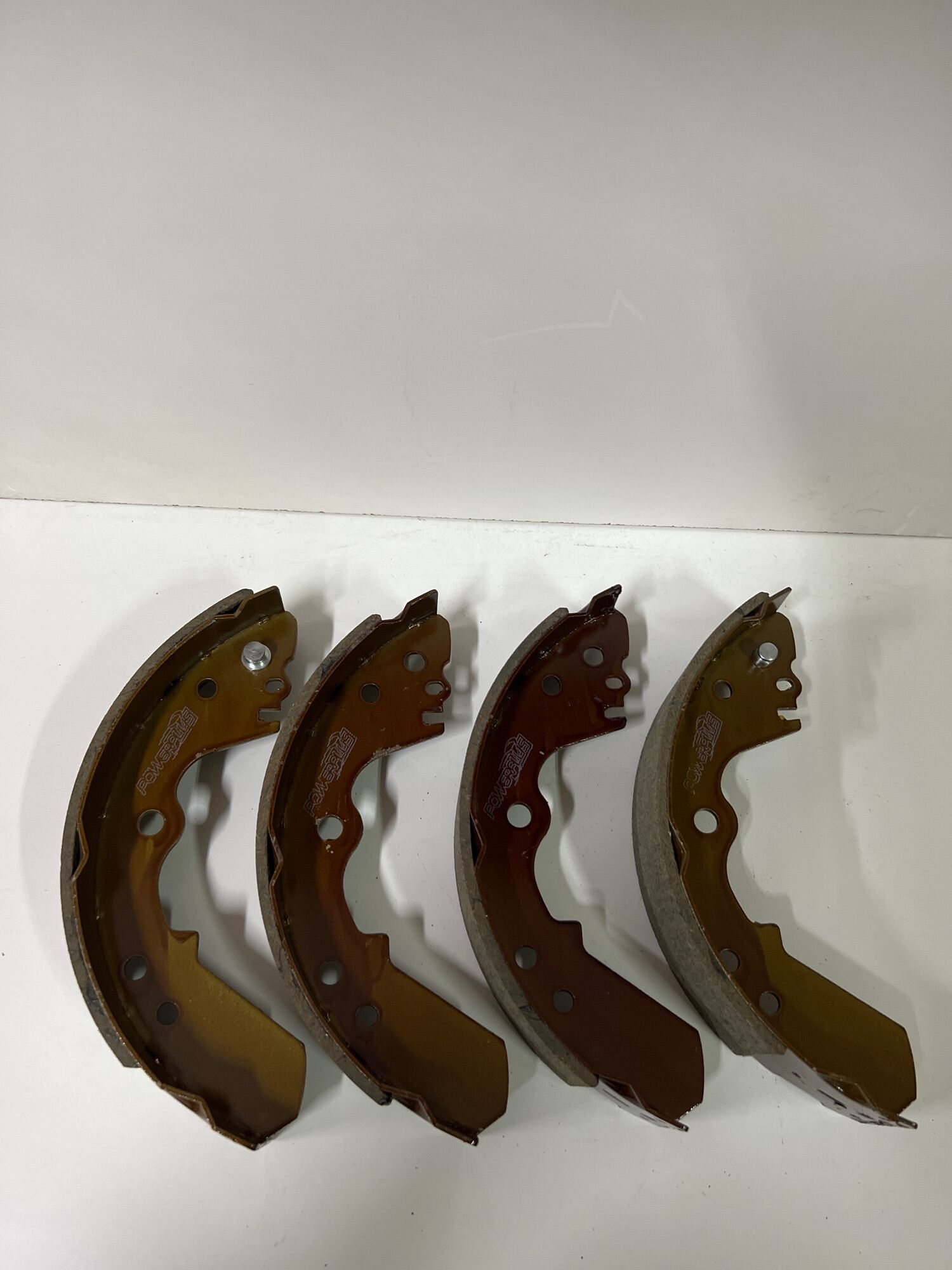 Isuzu Rear Brake Shoe (Set of 4 pcs.) for Isuzu Crosswind, Isuzu Hilander, Isuzu TFR (4x2), Isuzu Fuego (4x2). 
