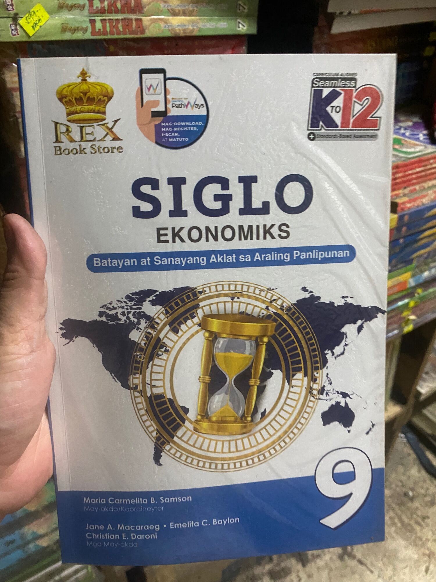 Siglo Ekonomiks book Rex Grade 7-9. 
