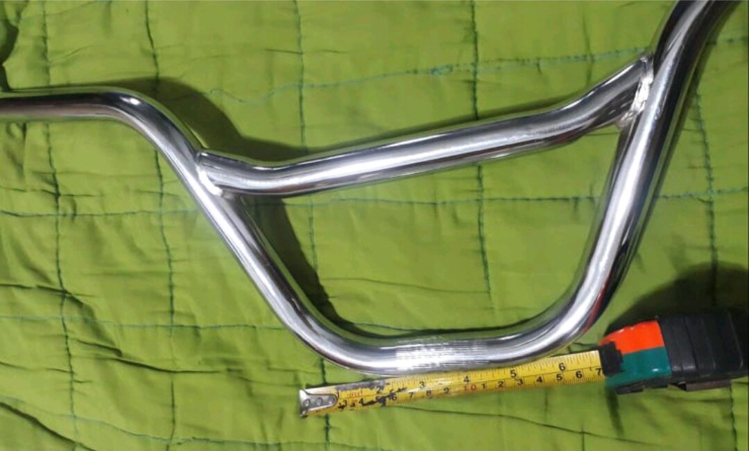 BMX HANDLE BAR CHROME TYPE. 