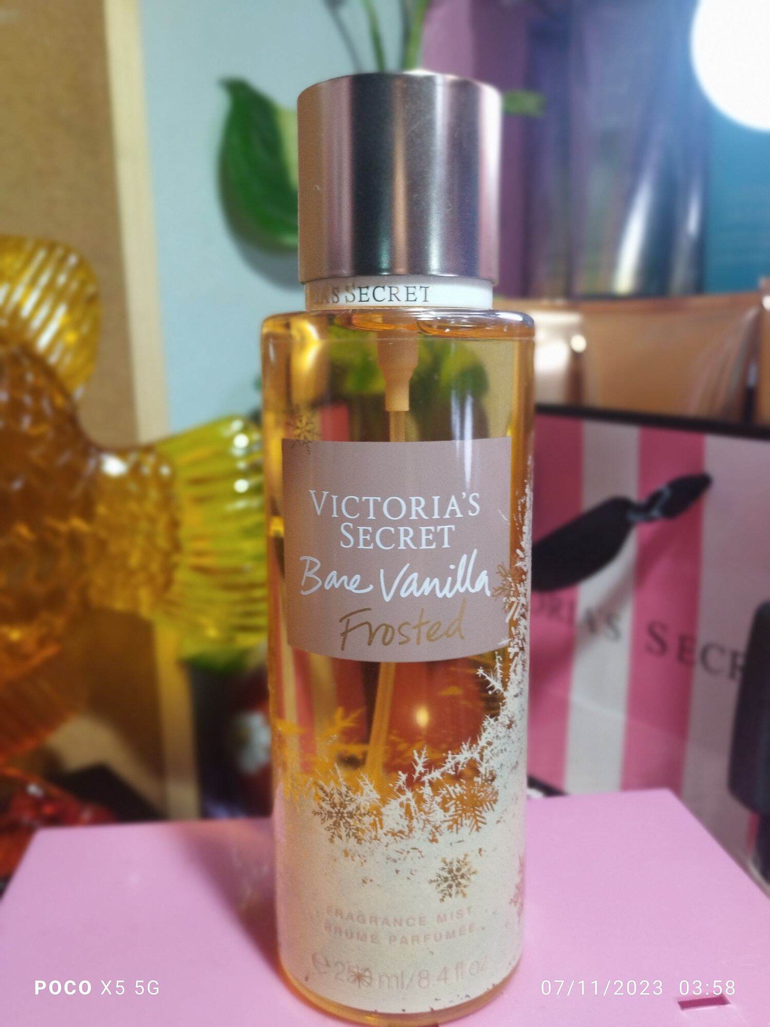 🇺🇲Victoria's secret Bare Vanilla Frosted Mist 250ML. 