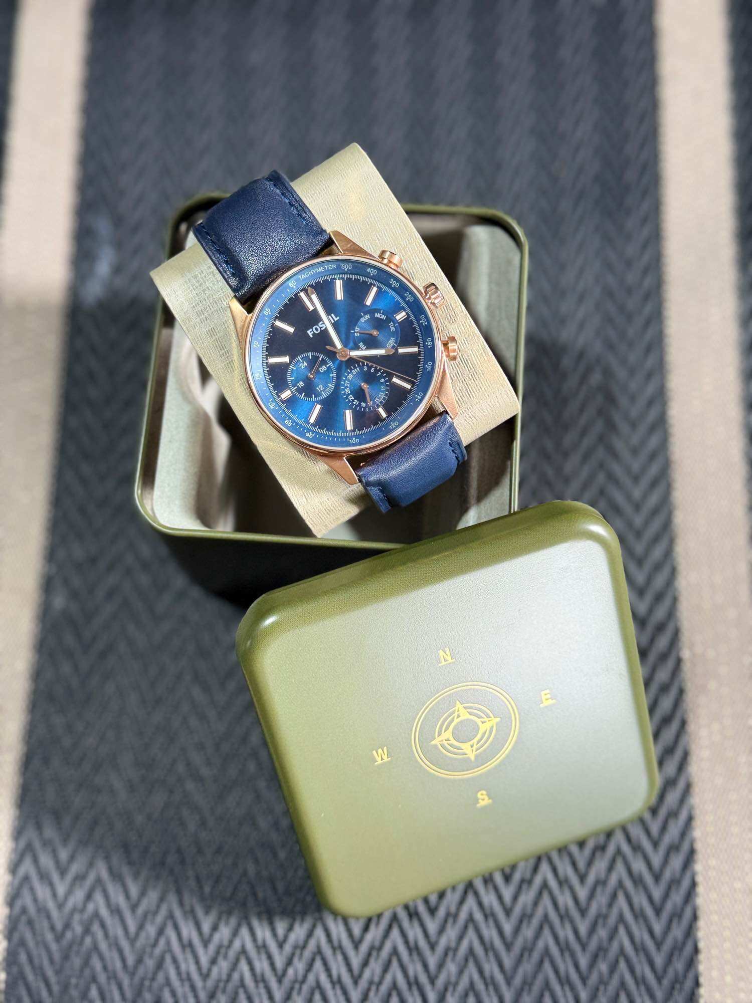 Fossil Chronograph Leather Strap Watch for Men Presyo  3,099 Piso*Libreng Shipping