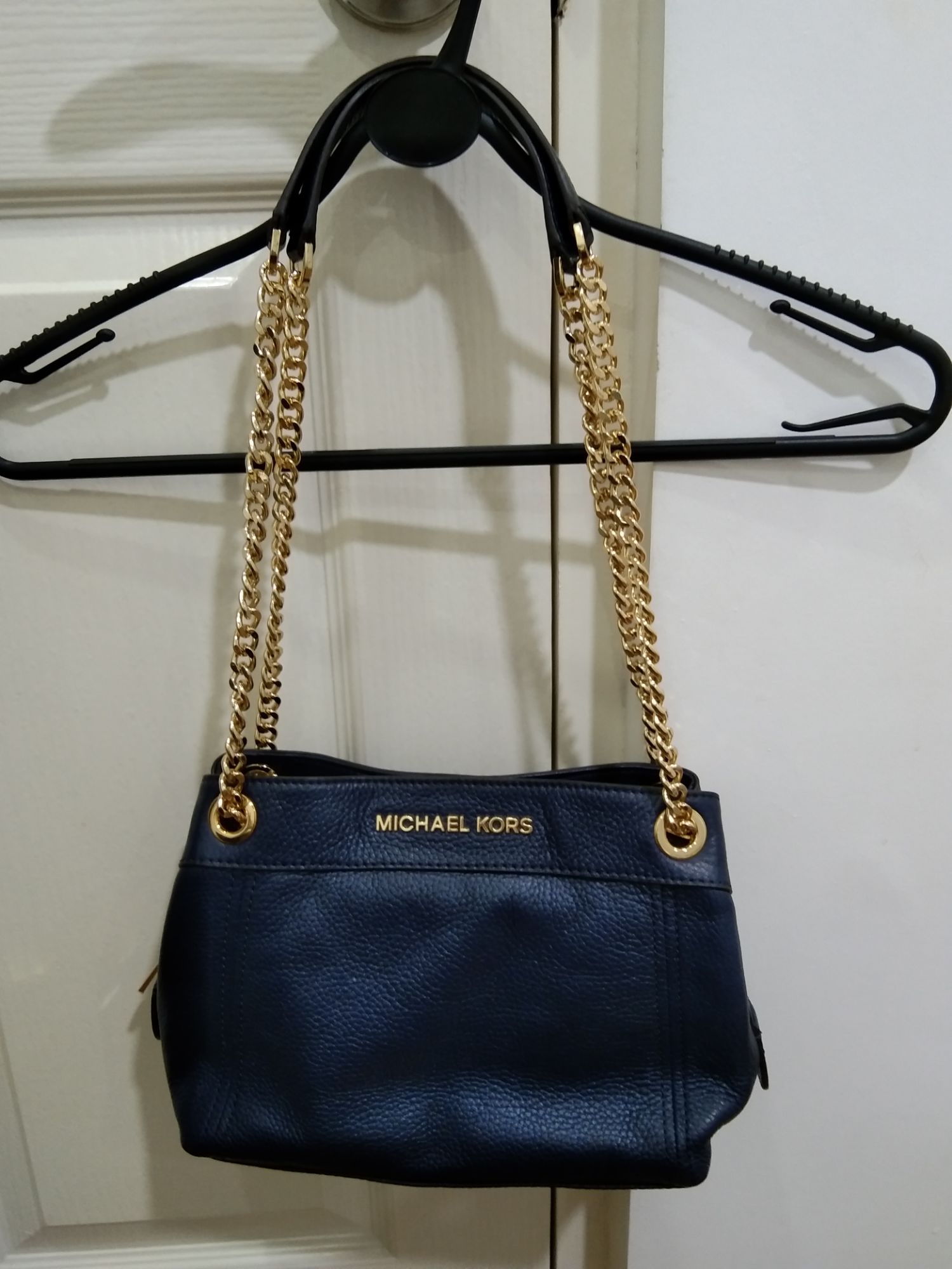 authentic MICHAEL KORS bag shoulder bag black/gold leather medium chain  messenger Measurements: 