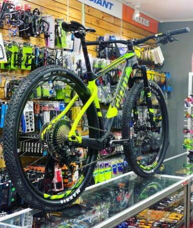 brand new giant mountain bike