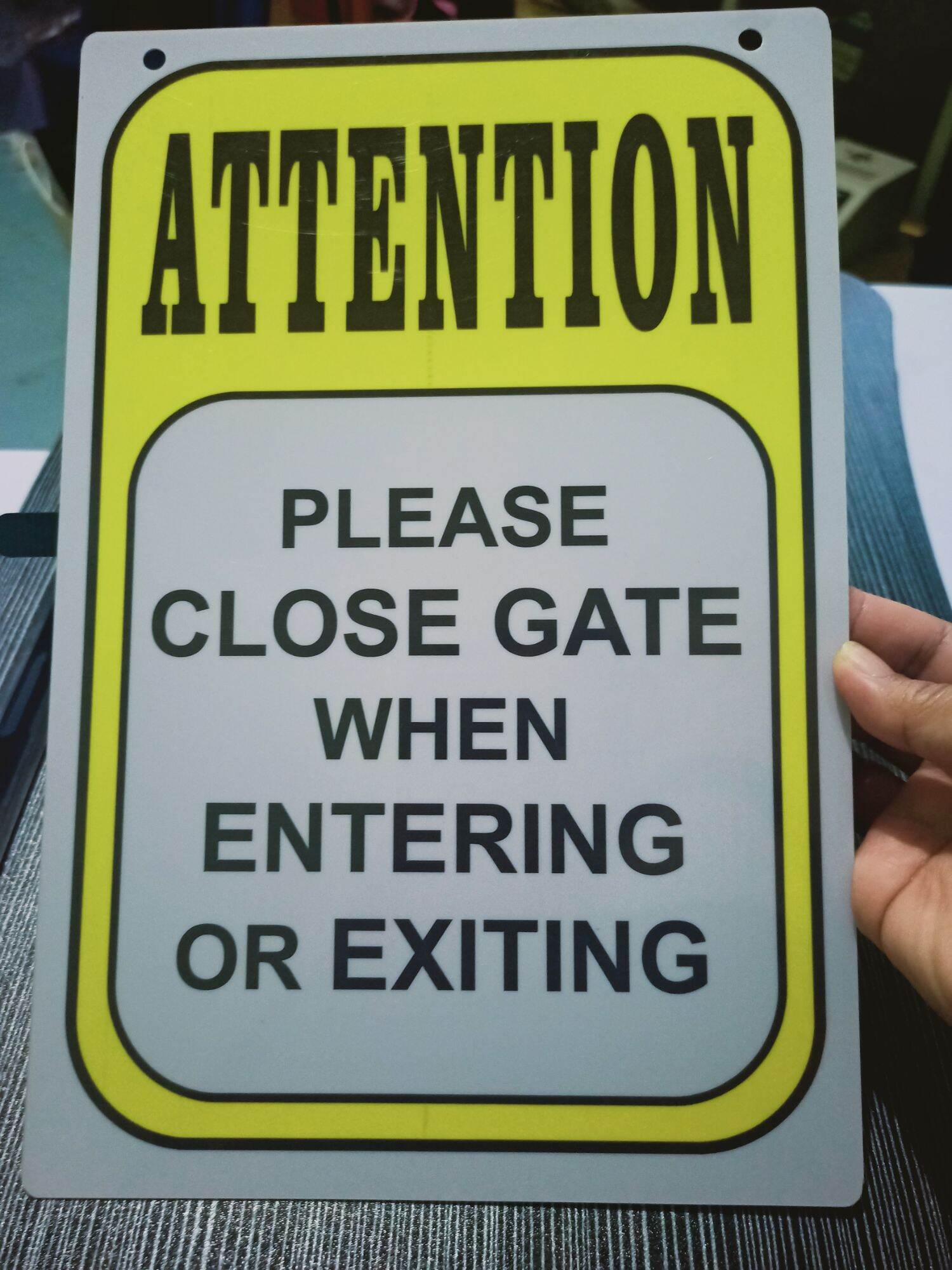 ATTENTION Please Close Gate When Entering or Exiting SIGNAGE PVC a4
